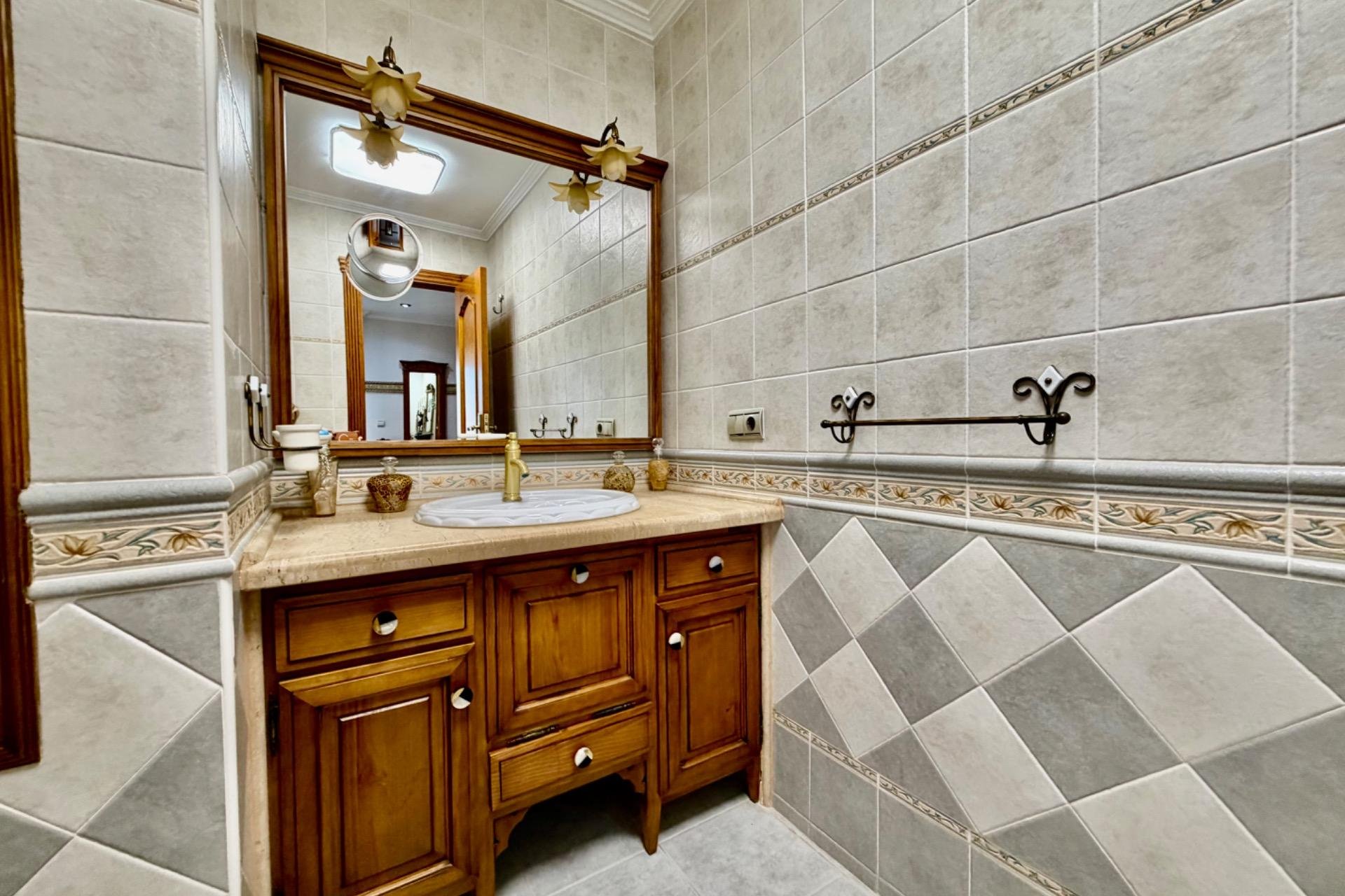 Wiederverkauf - Villa / Doppelhaushälfte -
Orihuela Costa - La Zenia