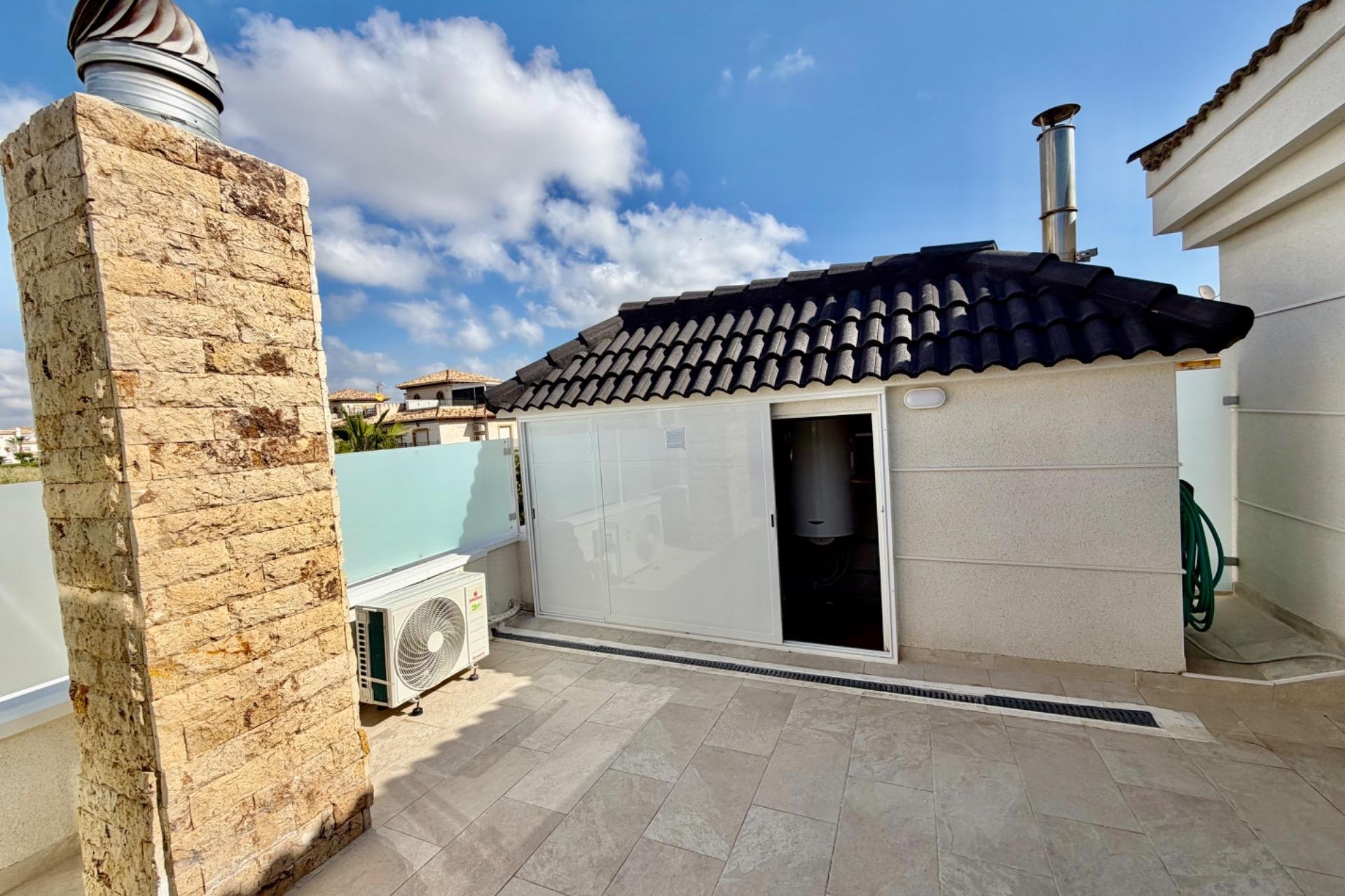 Wiederverkauf - Villa / Doppelhaushälfte -
Orihuela Costa - La Zenia