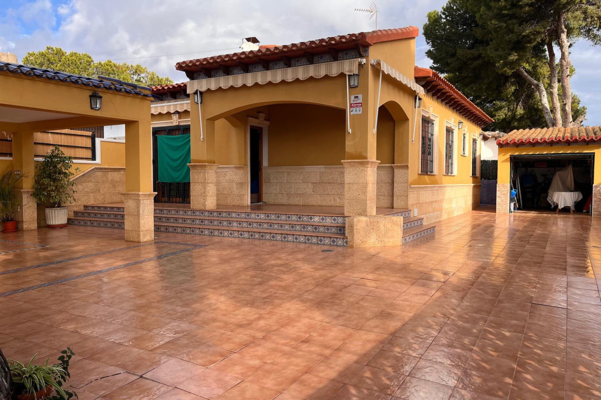 Wiederverkauf - Villa / Doppelhaushälfte -
Orihuela Costa - Punta Prima