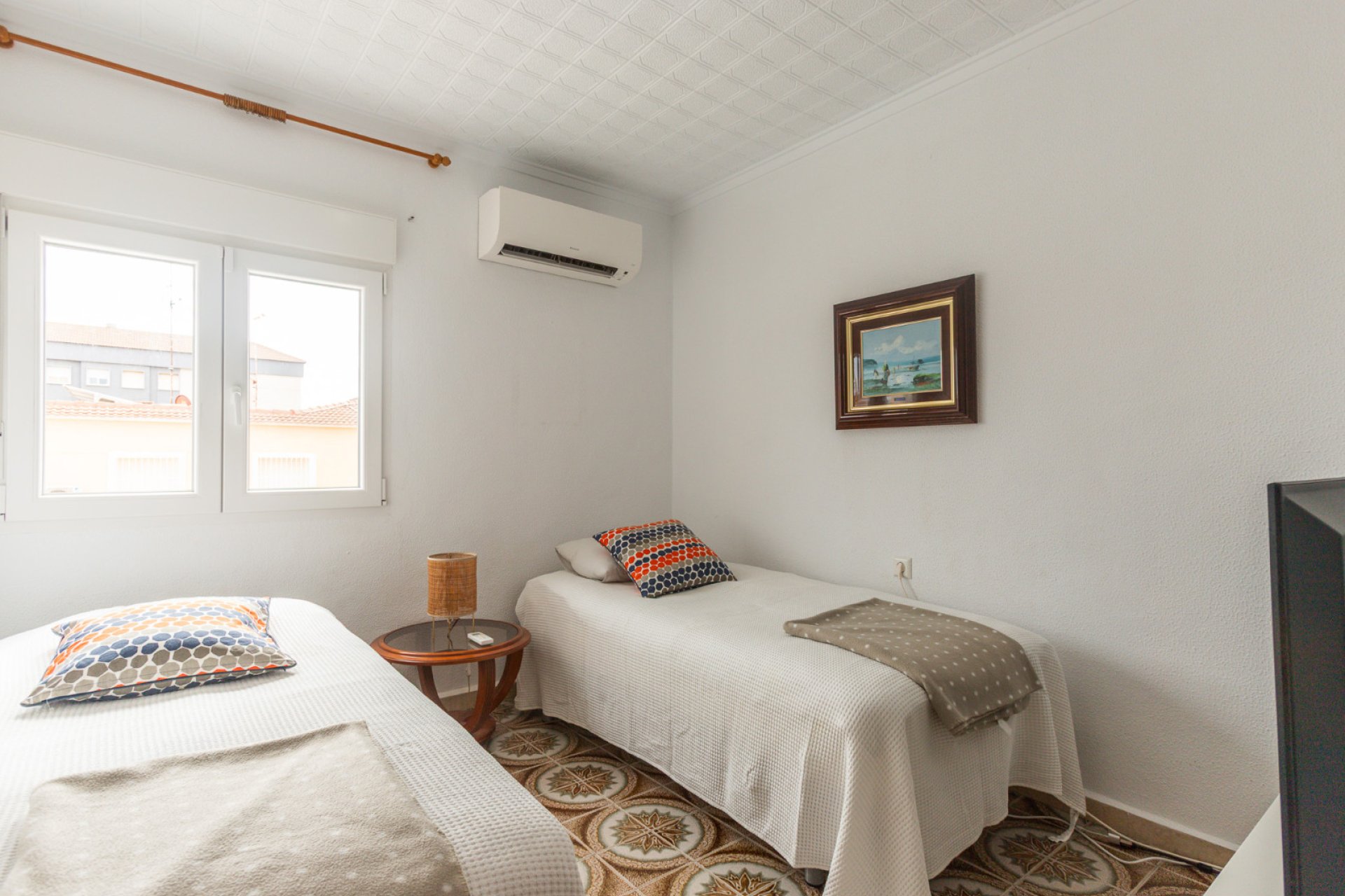 Wiederverkauf - Villa / Doppelhaushälfte -
Punta Prima - Costa Blanca