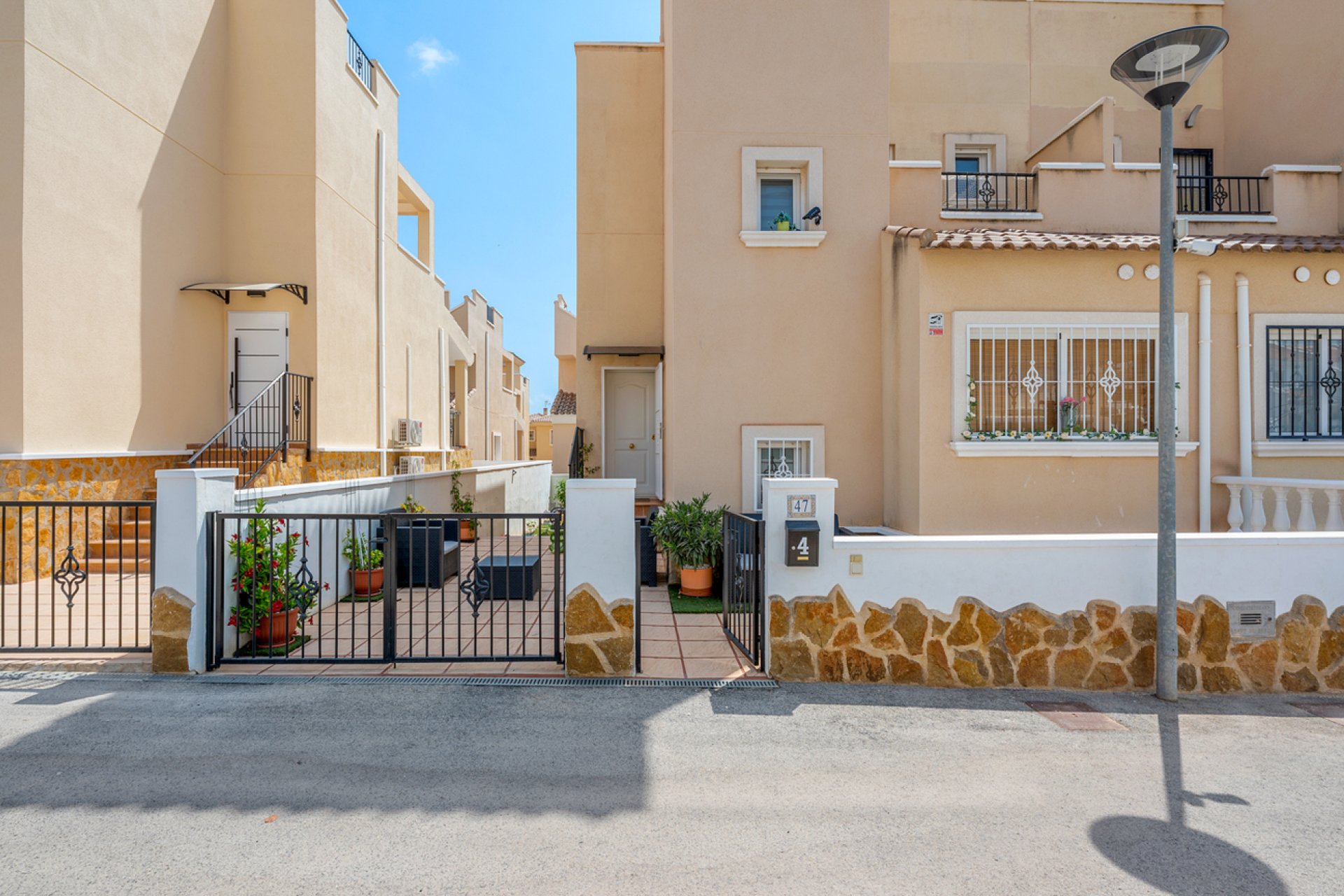 Wiederverkauf - Villa / Doppelhaushälfte -
San Miguel de Salinas - Costa Blanca