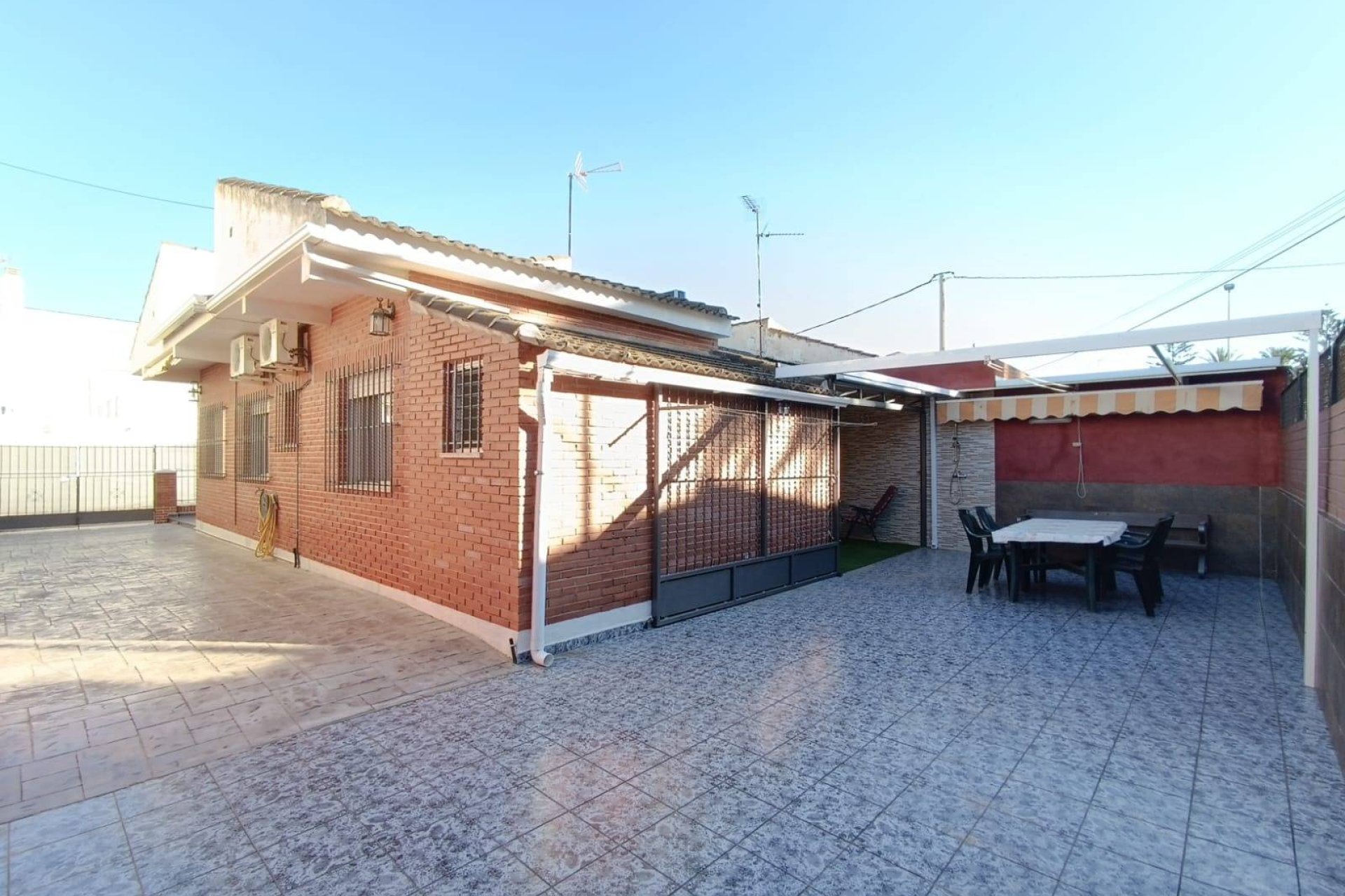 Wiederverkauf - Villa / Doppelhaushälfte -
San Pedro del Pinatar - Los Cuarteros