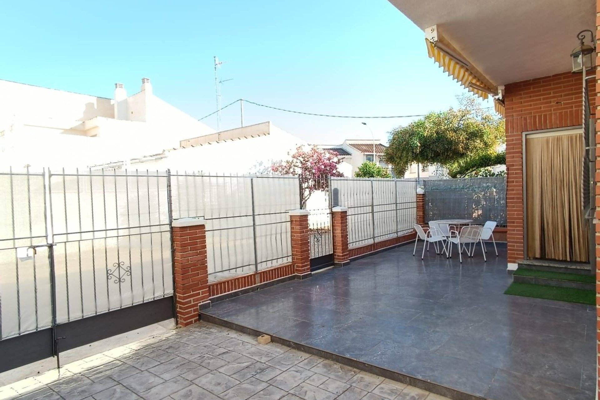 Wiederverkauf - Villa / Doppelhaushälfte -
San Pedro del Pinatar - Los Cuarteros