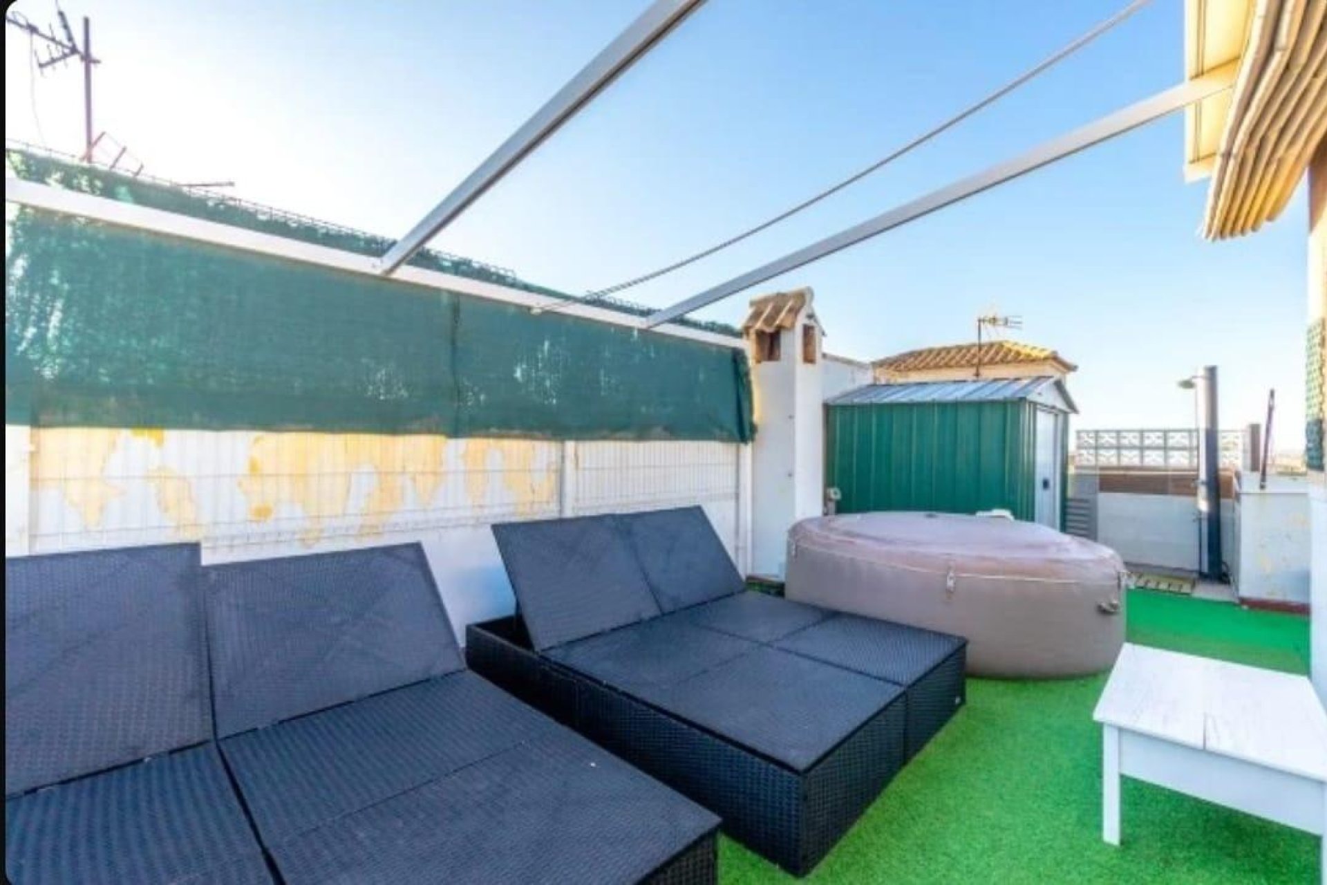 Wiederverkauf - Villa / Doppelhaushälfte -
Torrevieja - Aguas Nuevas