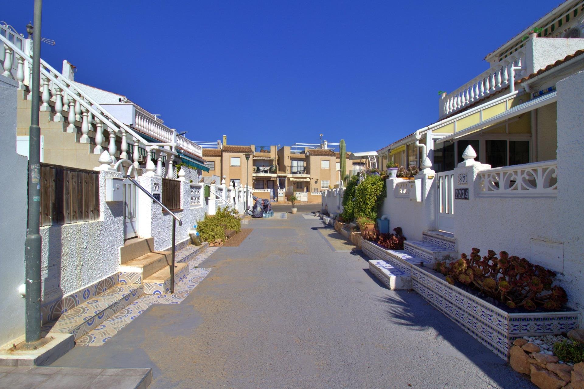 Wiederverkauf - Villa / Doppelhaushälfte -
Torrevieja - San Luis