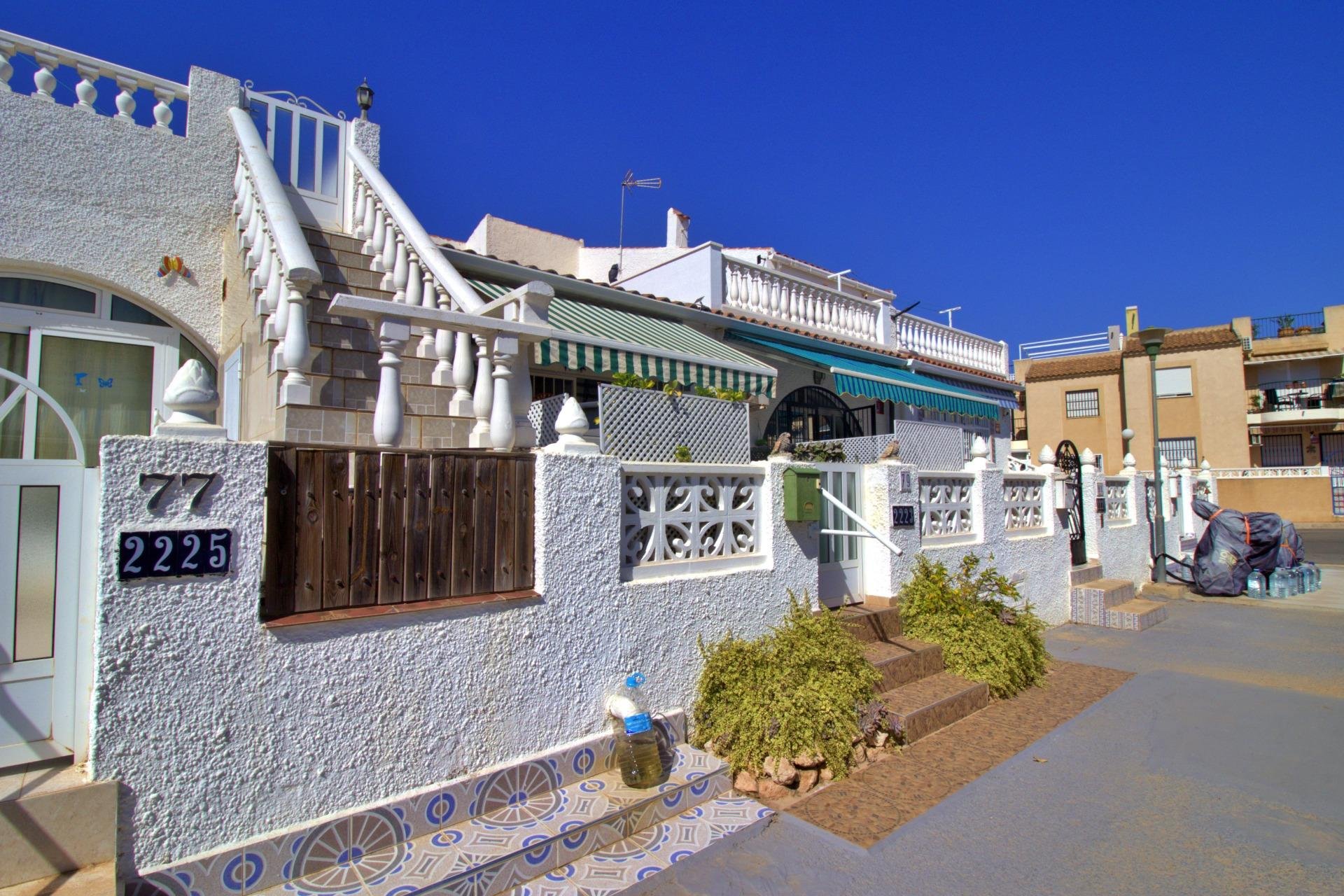 Wiederverkauf - Villa / Doppelhaushälfte -
Torrevieja - San Luis