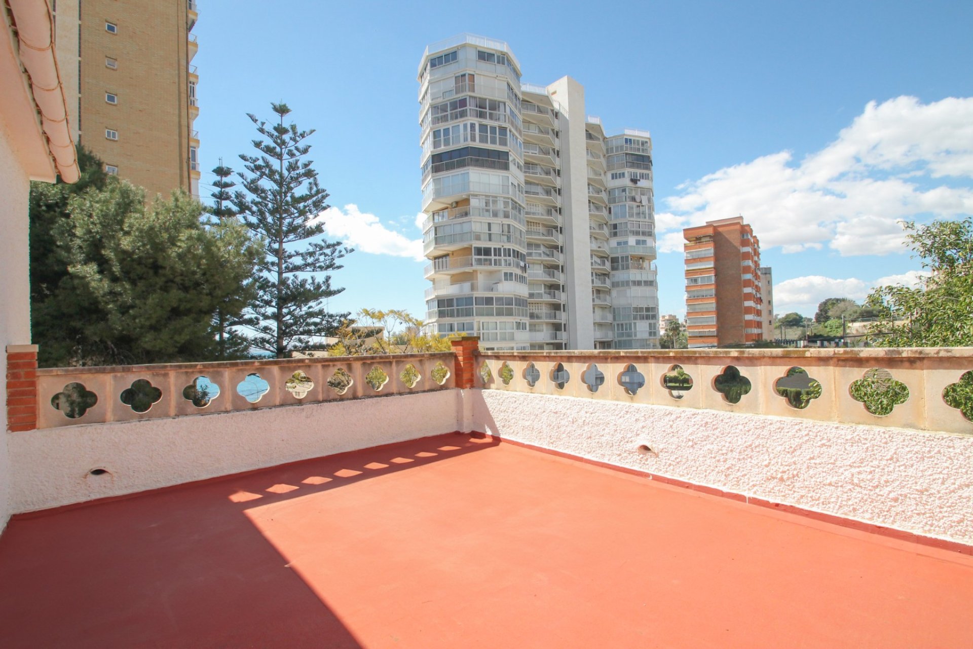 Wiederverkauf - Villa -
El Campello - Costa Blanca