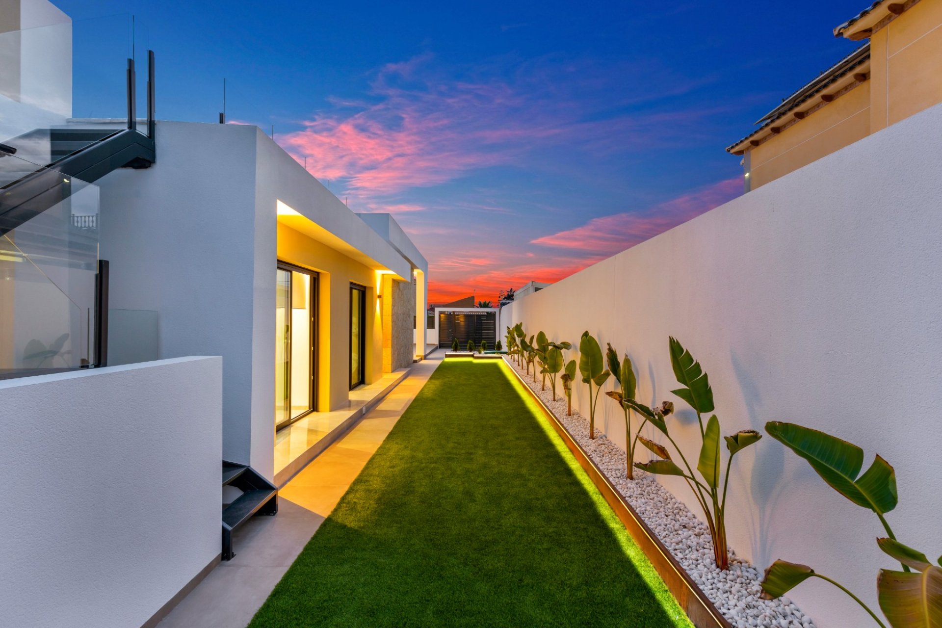 Wiederverkauf - Villa -
El Chaparral - Inland