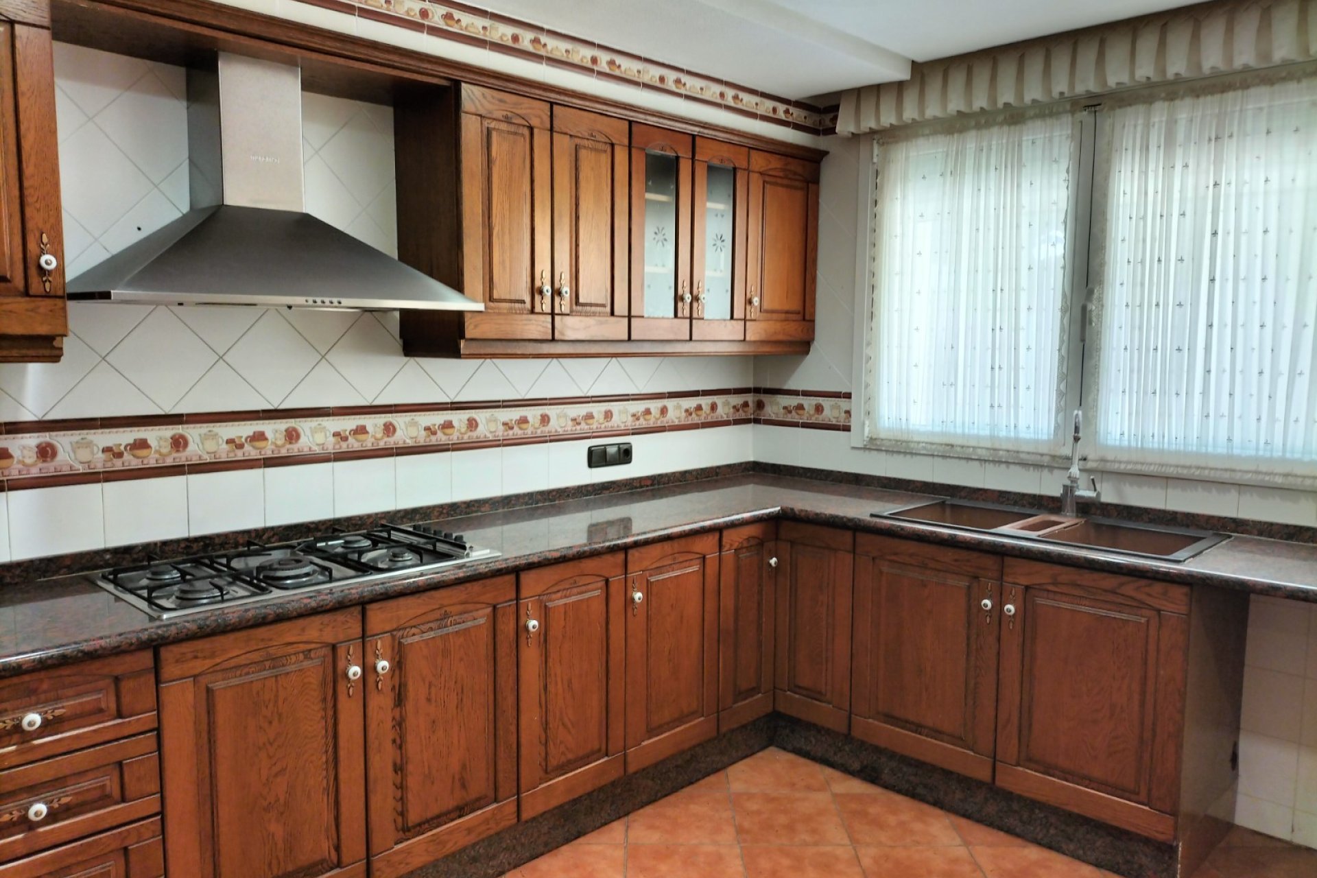 Wiederverkauf - Villa -
Elda - Inland