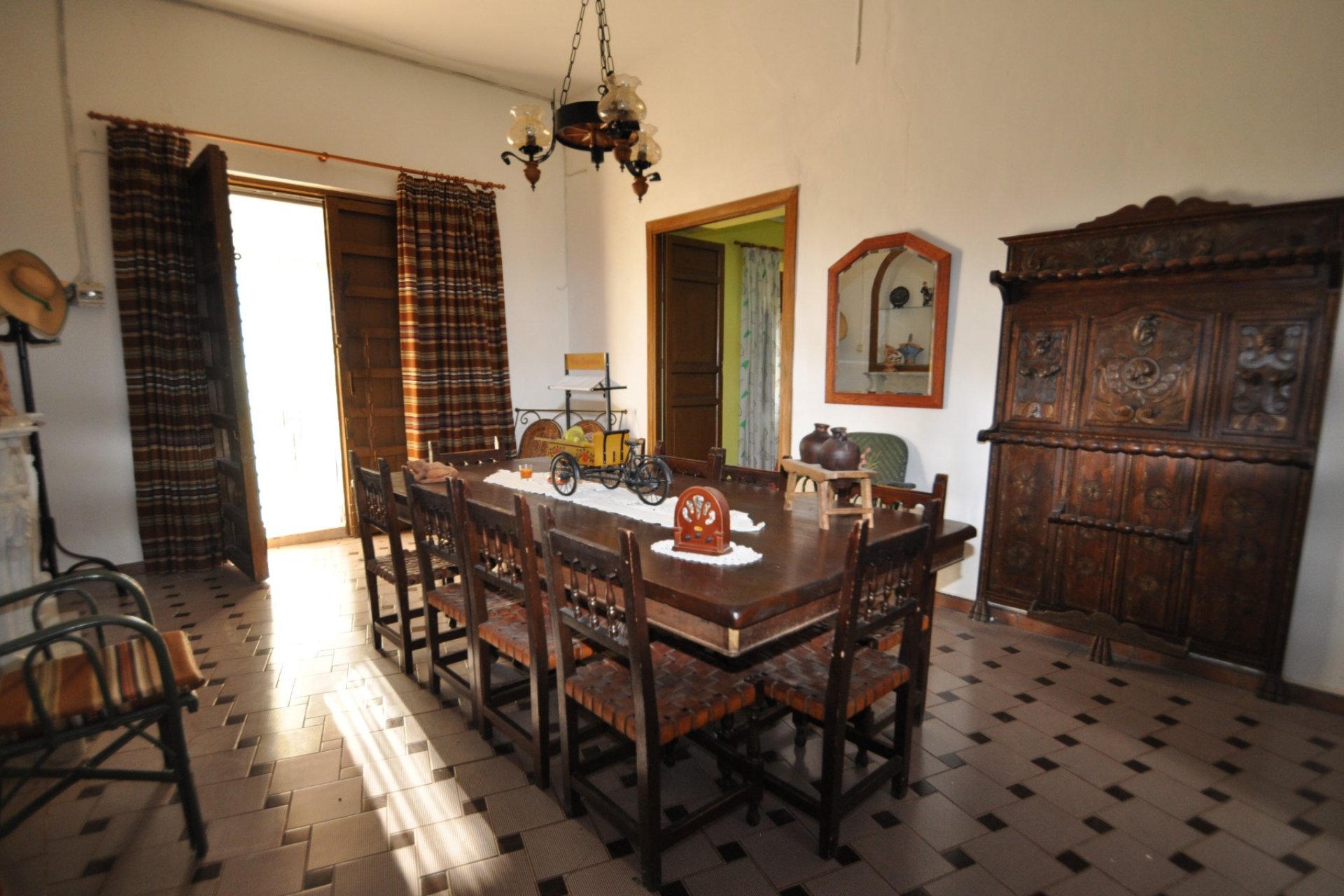 Wiederverkauf - Villa -
Fortuna - Inland
