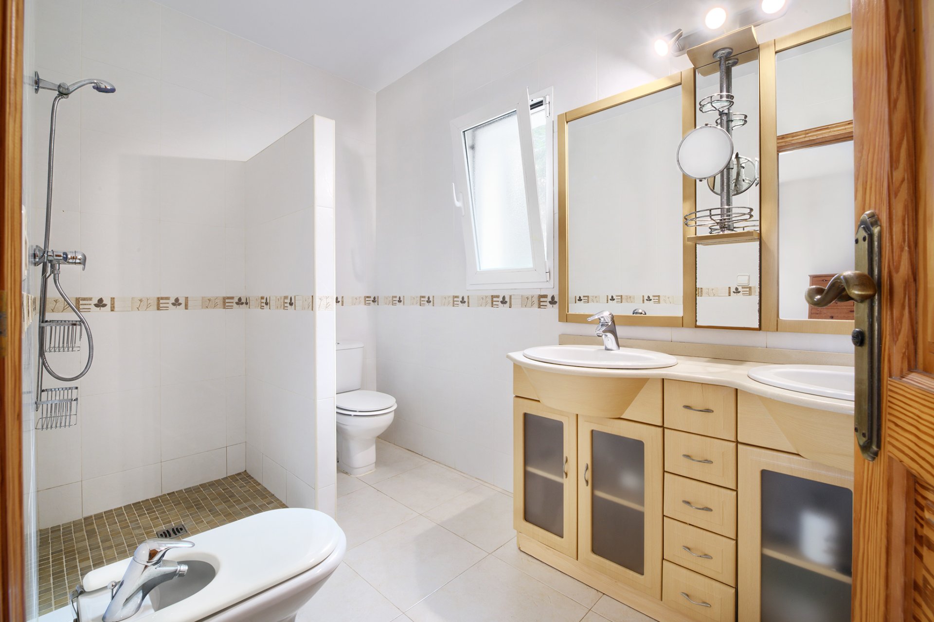 Wiederverkauf - Villa -
Jávea - Costa Blanca
