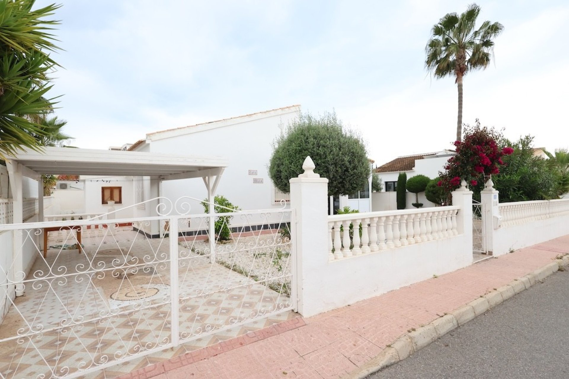 Wiederverkauf - Villa -
La Florida - Inland