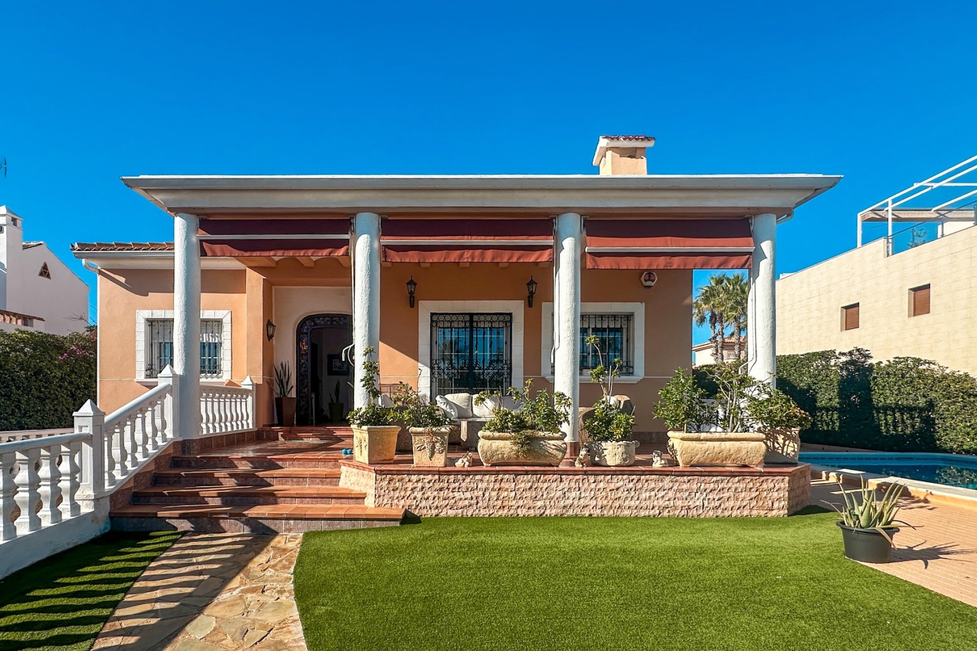 Wiederverkauf - Villa -
La Mata - Costa Blanca