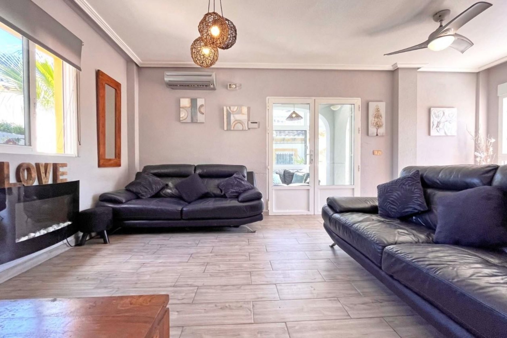 Wiederverkauf - Villa -
La Zenia - Costa Blanca
