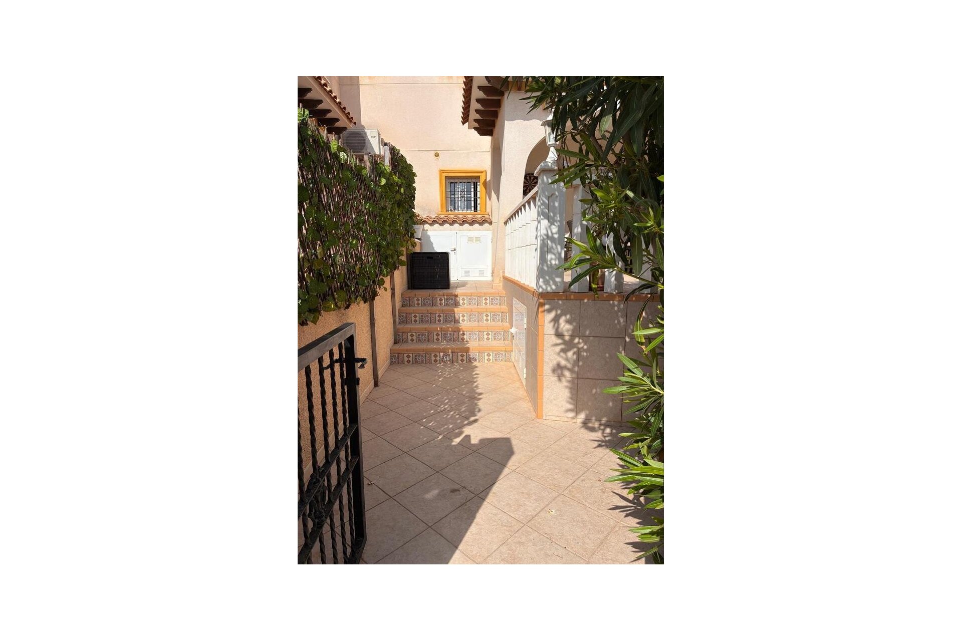 Wiederverkauf - Villa -
Lomas de Caboroig - Costa Blanca