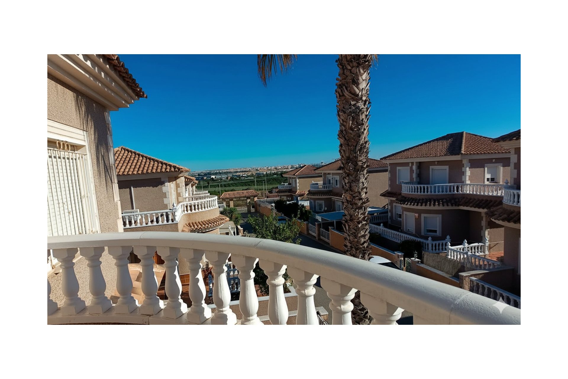 Wiederverkauf - Villa -
Los Balcones - Costa Blanca