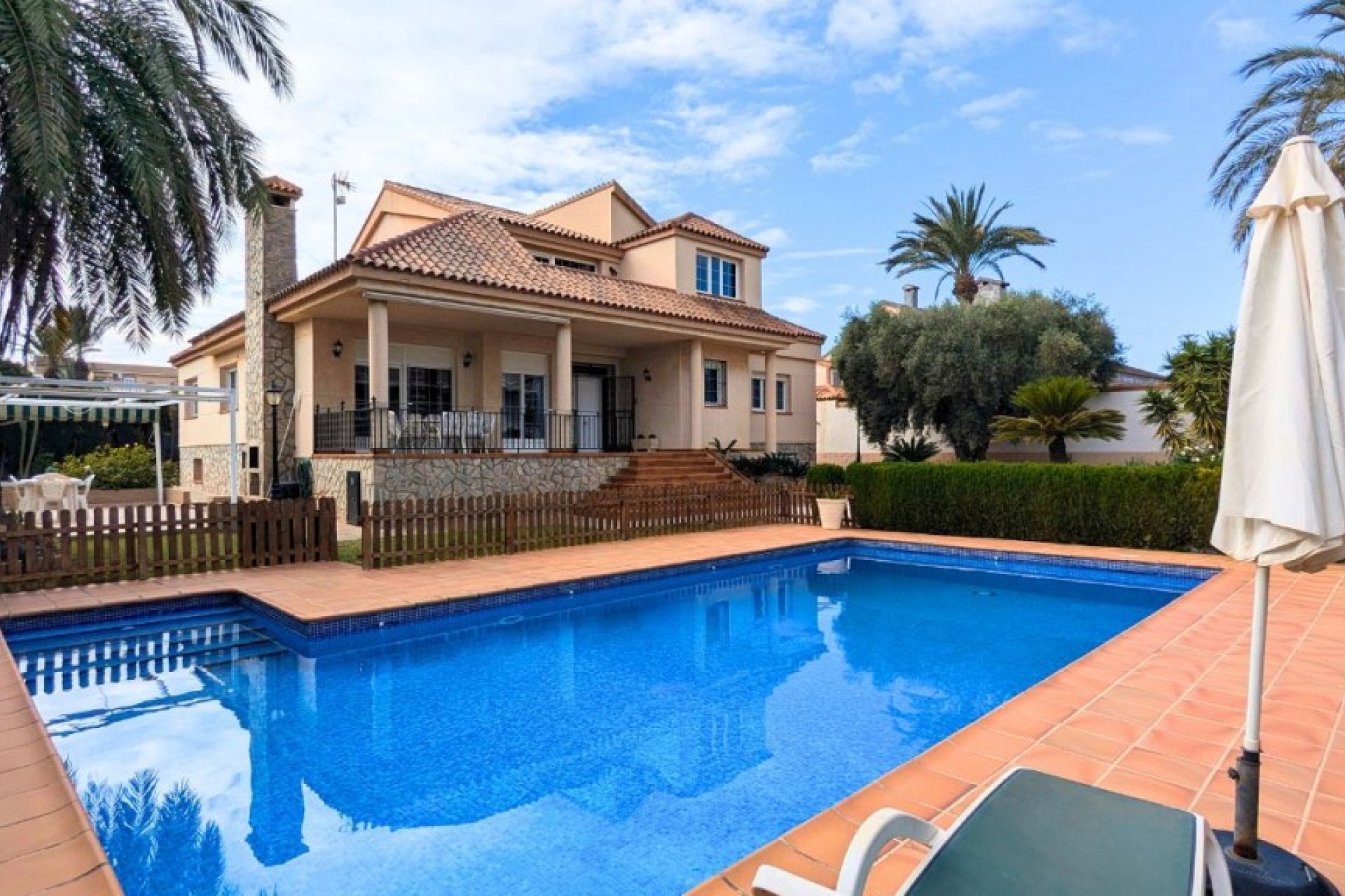 Wiederverkauf - Villa -
Mil Palmeras - Costa Blanca