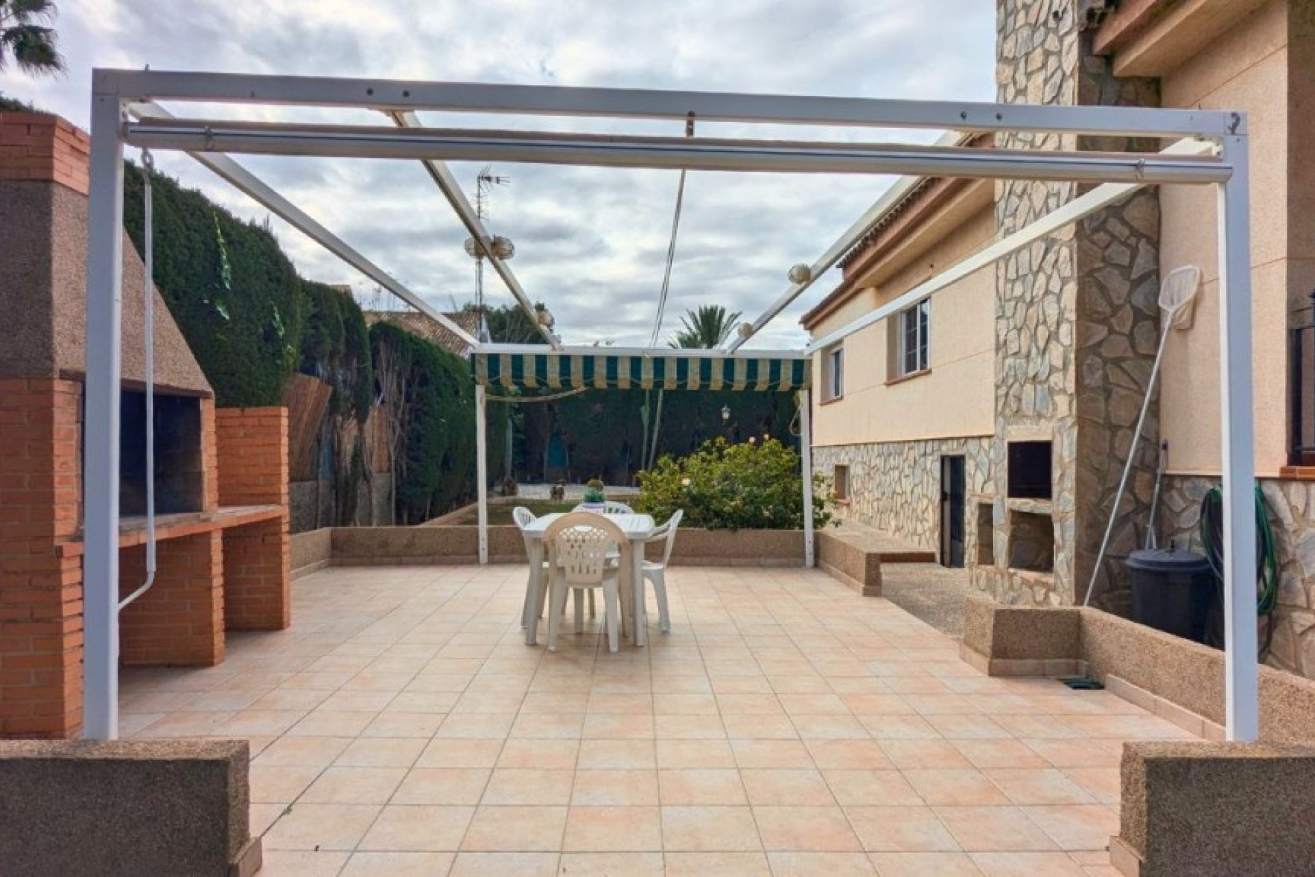 Wiederverkauf - Villa -
Mil Palmeras - Costa Blanca