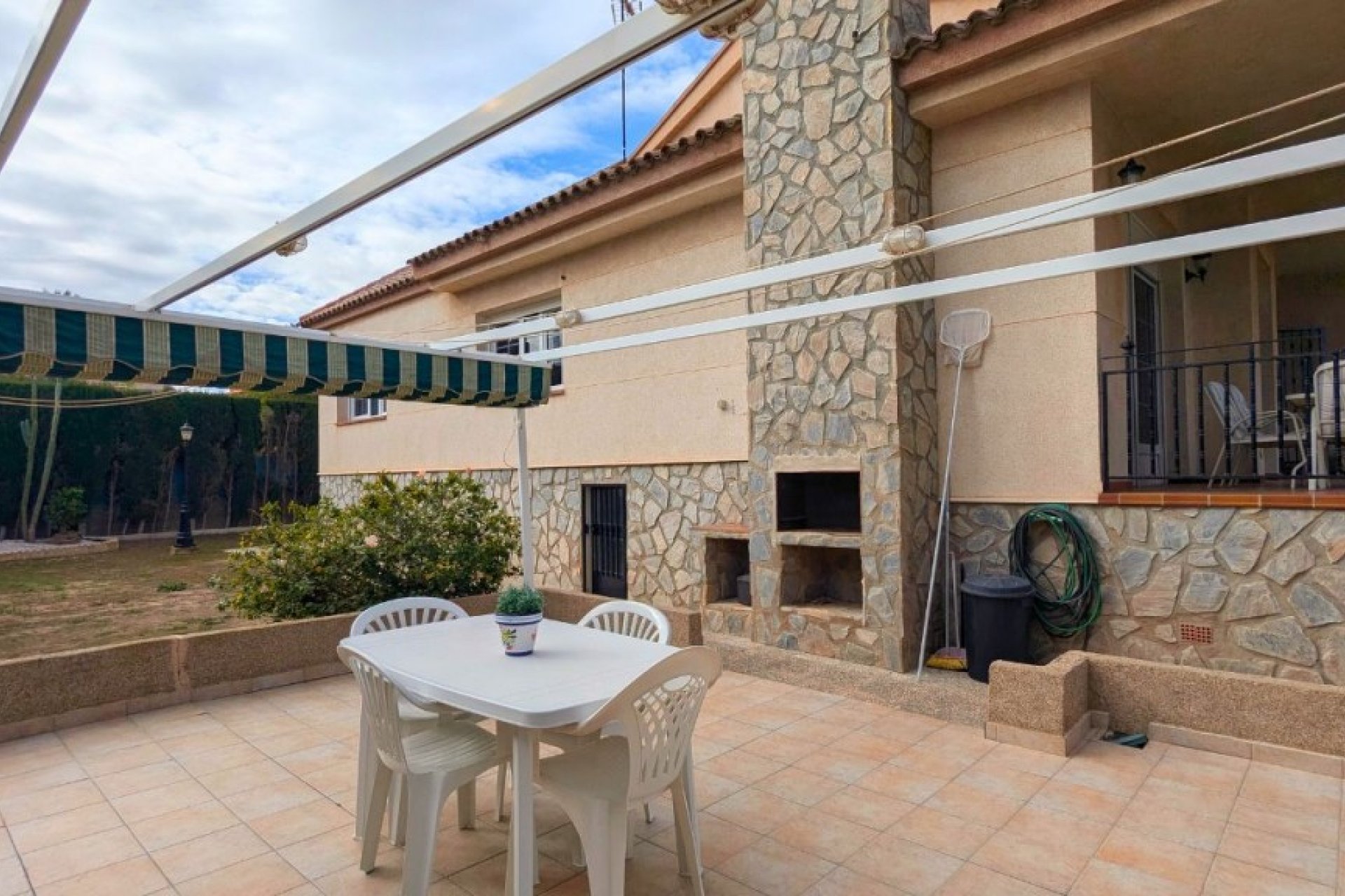 Wiederverkauf - Villa -
Mil Palmeras - Costa Blanca