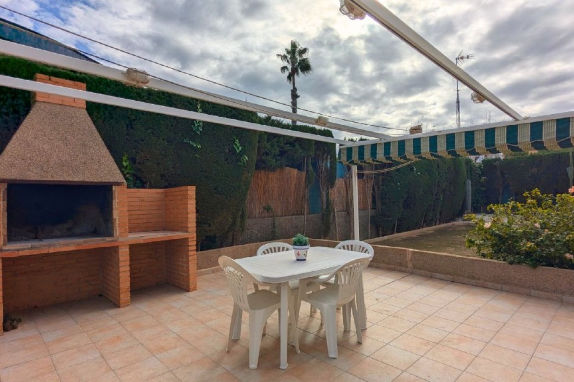 Wiederverkauf - Villa -
Mil Palmeras - Costa Blanca