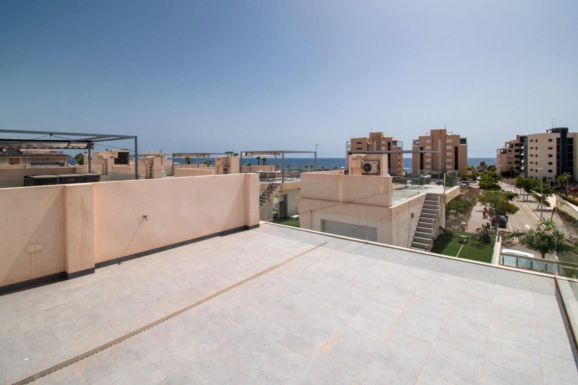 Wiederverkauf - Villa -
Mil Palmeras - Costa Blanca