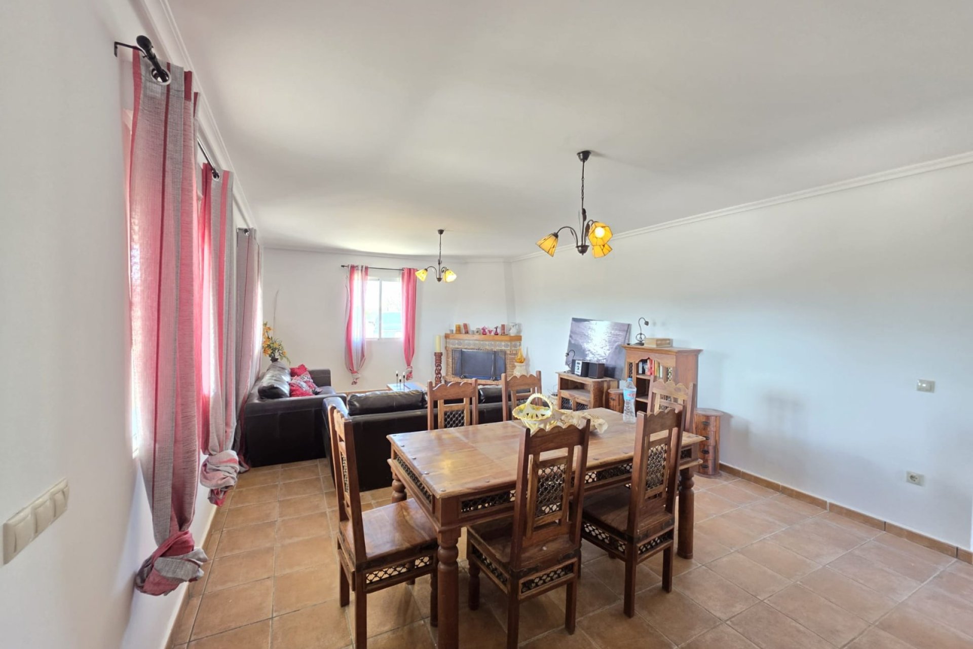 Wiederverkauf - Villa -
Monóvar/Monóver - Inland