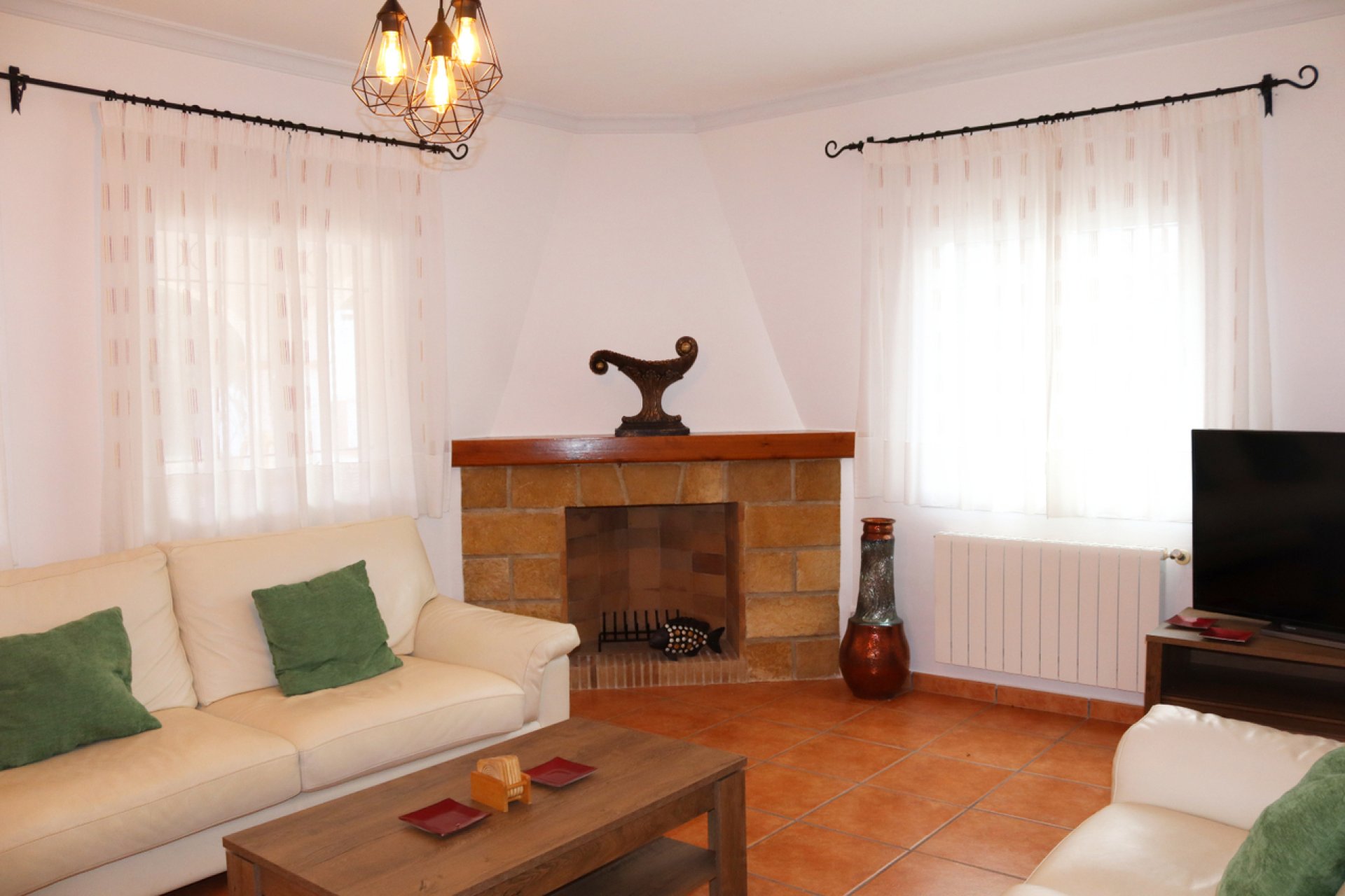 Wiederverkauf - Villa -
Orba - Inland