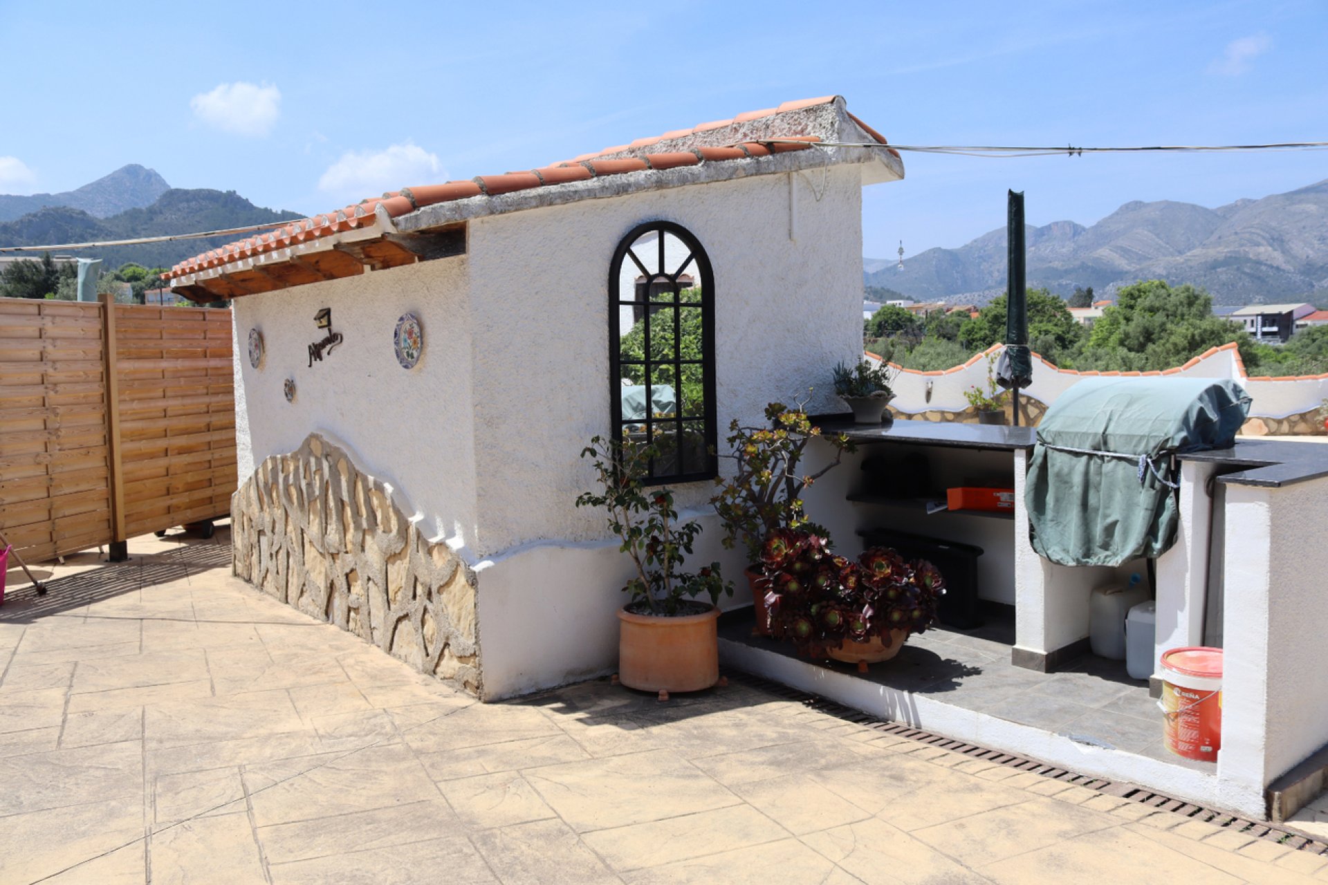 Wiederverkauf - Villa -
Orba - Inland