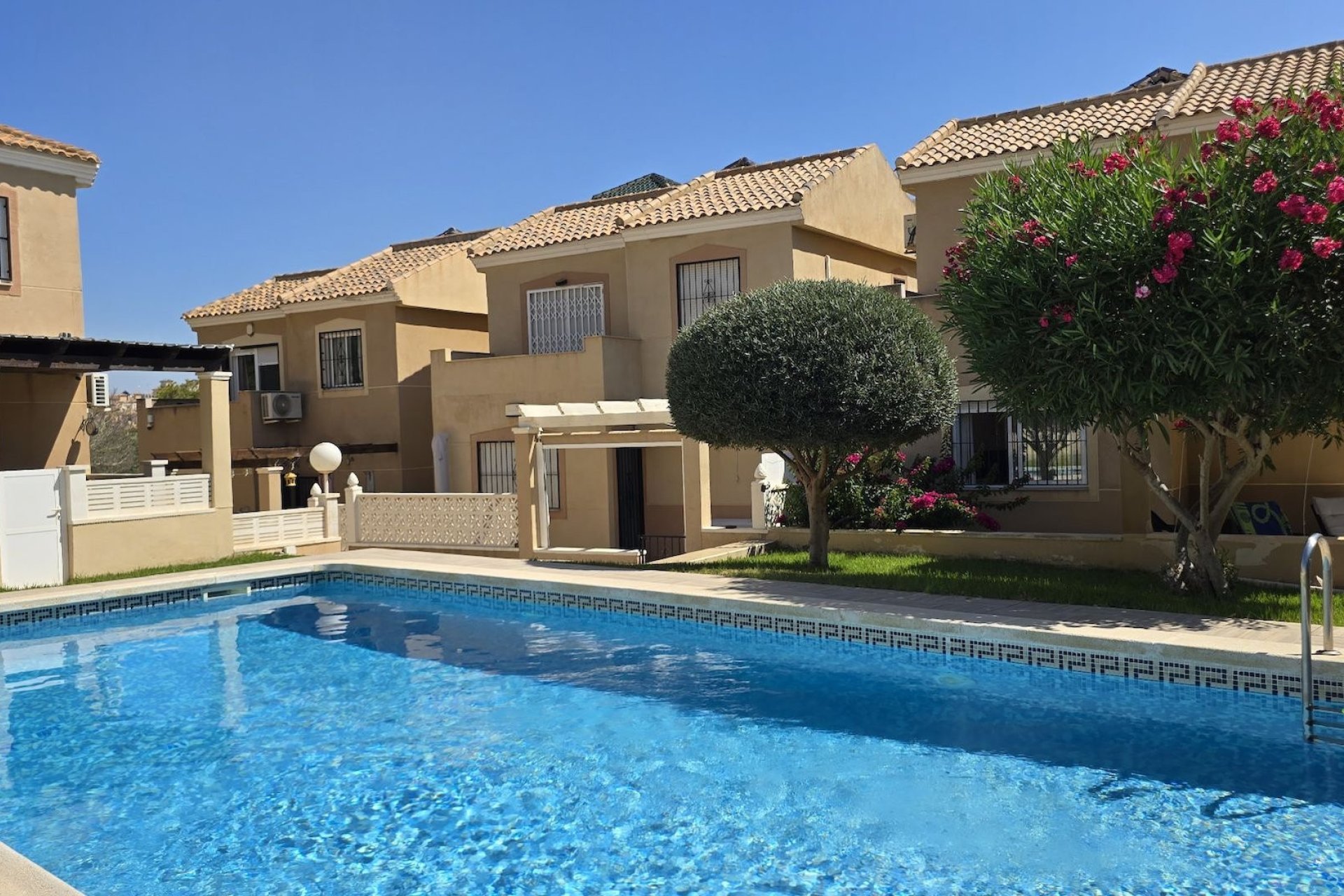 Wiederverkauf - Villa -
Orihuela Costa - Costa Blanca