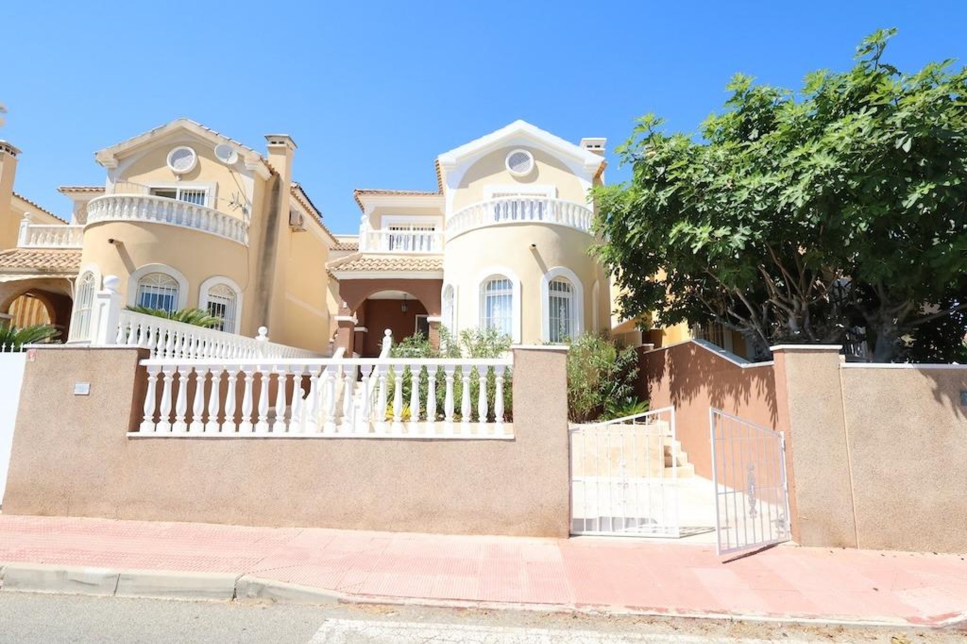 Wiederverkauf - Villa -
Orihuela Costa - Costa Blanca