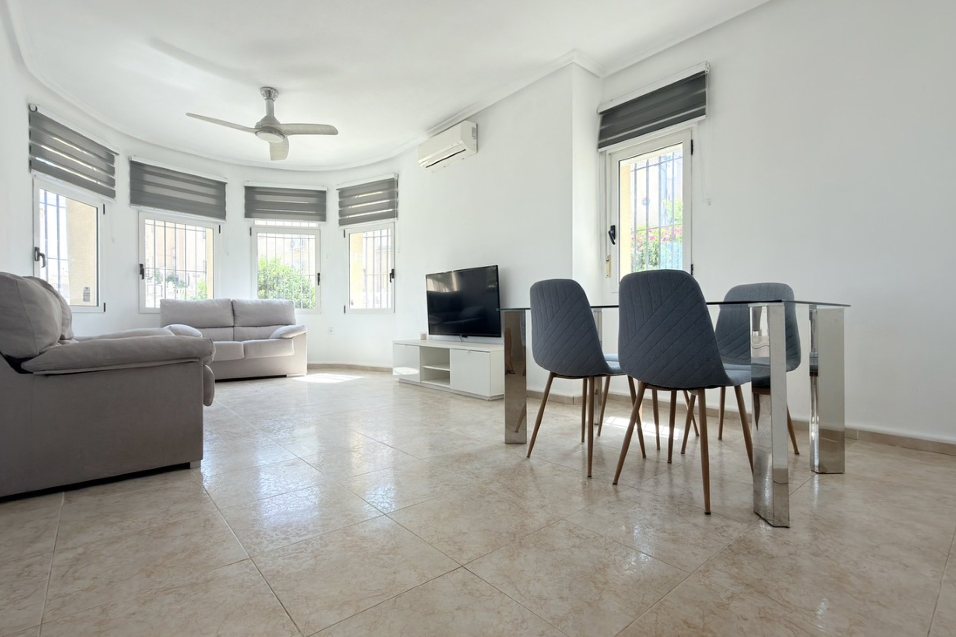 Wiederverkauf - Villa -
Orihuela Costa - Costa Blanca