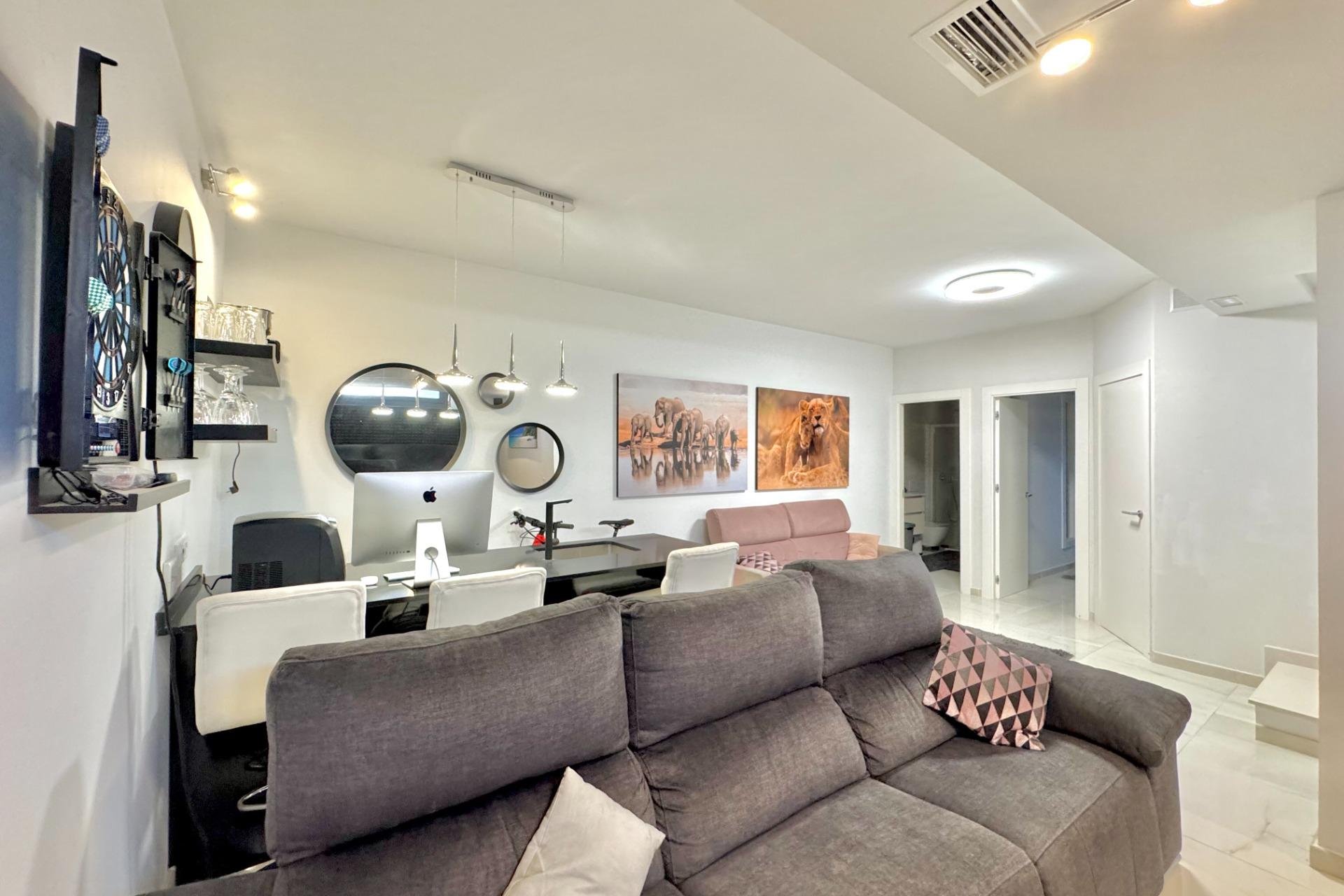 Wiederverkauf - Villa -
Orihuela Costa - Lomas de Cabo Roig