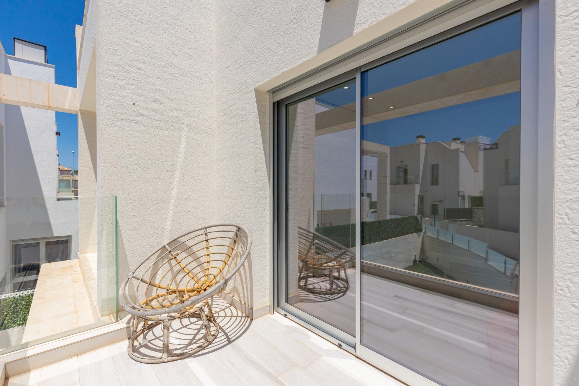 Wiederverkauf - Villa -
Orihuela Costa - Lomas de Cabo Roig