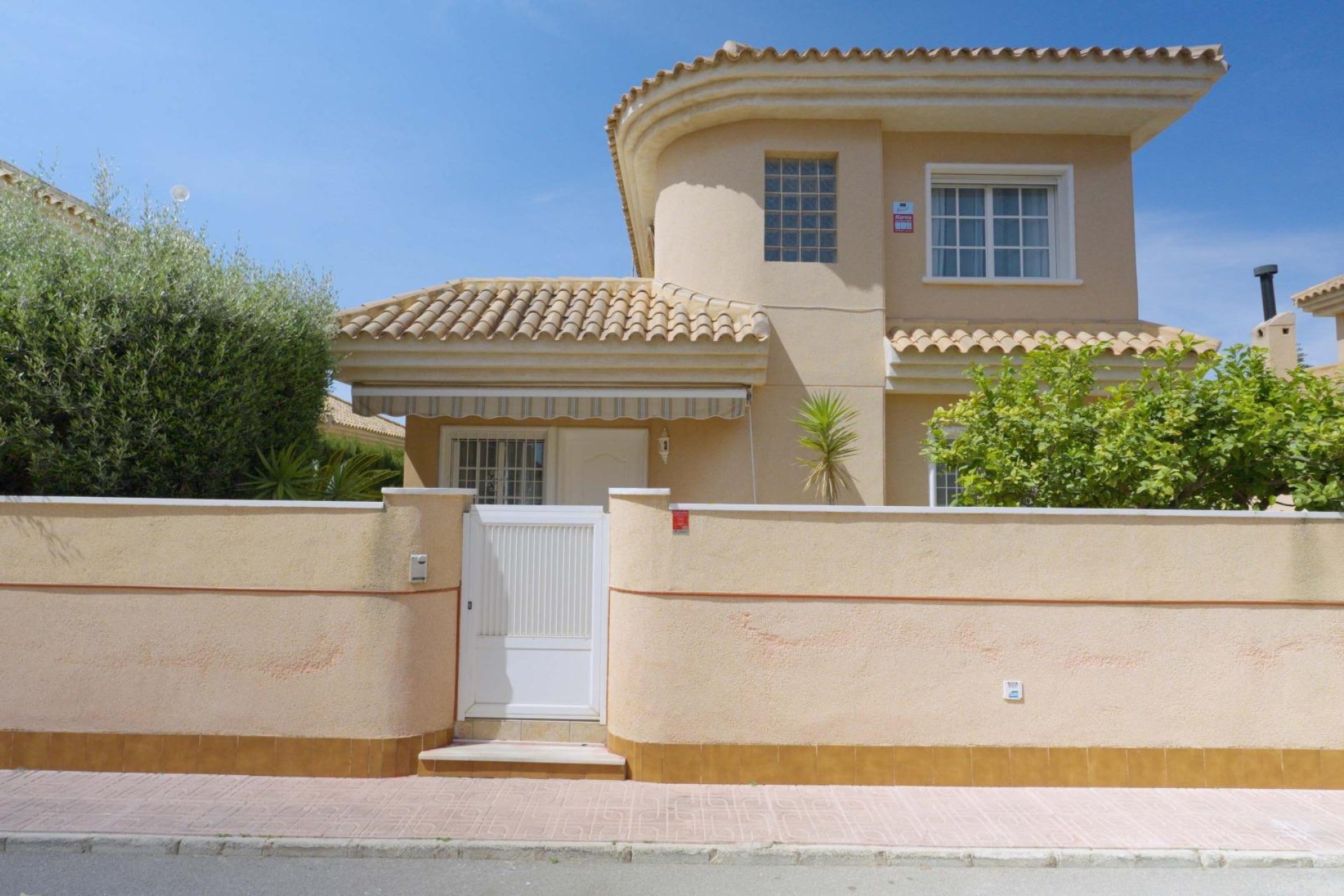 Wiederverkauf - Villa -
Orihuela Costa - Punta Prima