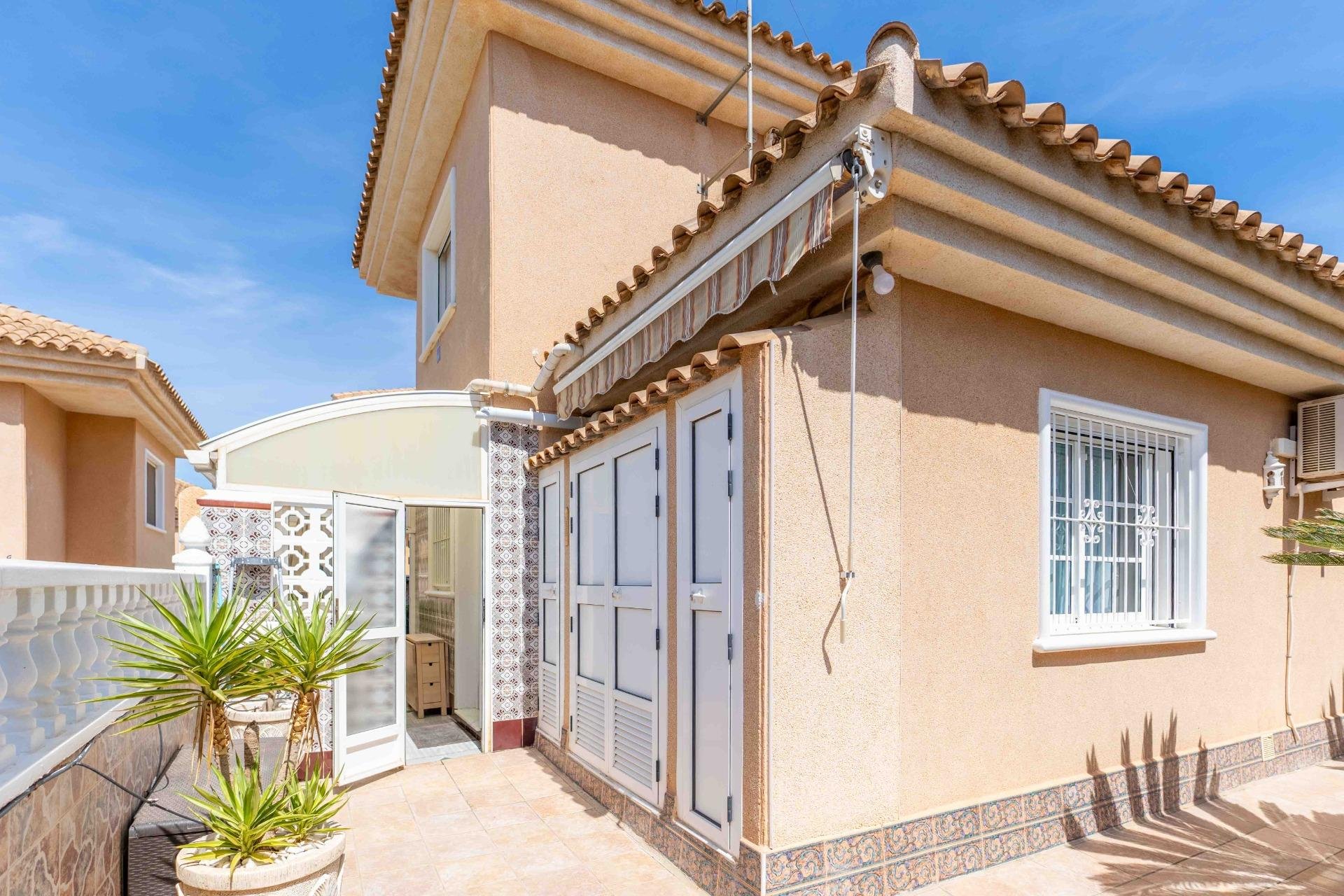 Wiederverkauf - Villa -
Orihuela Costa - Punta Prima