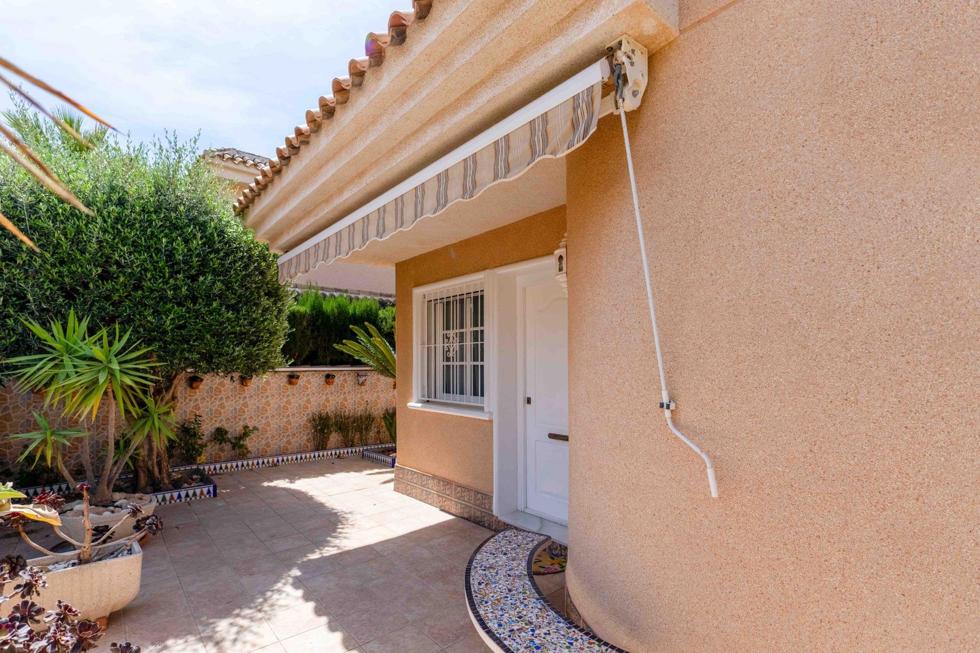 Wiederverkauf - Villa -
Orihuela Costa - Punta Prima