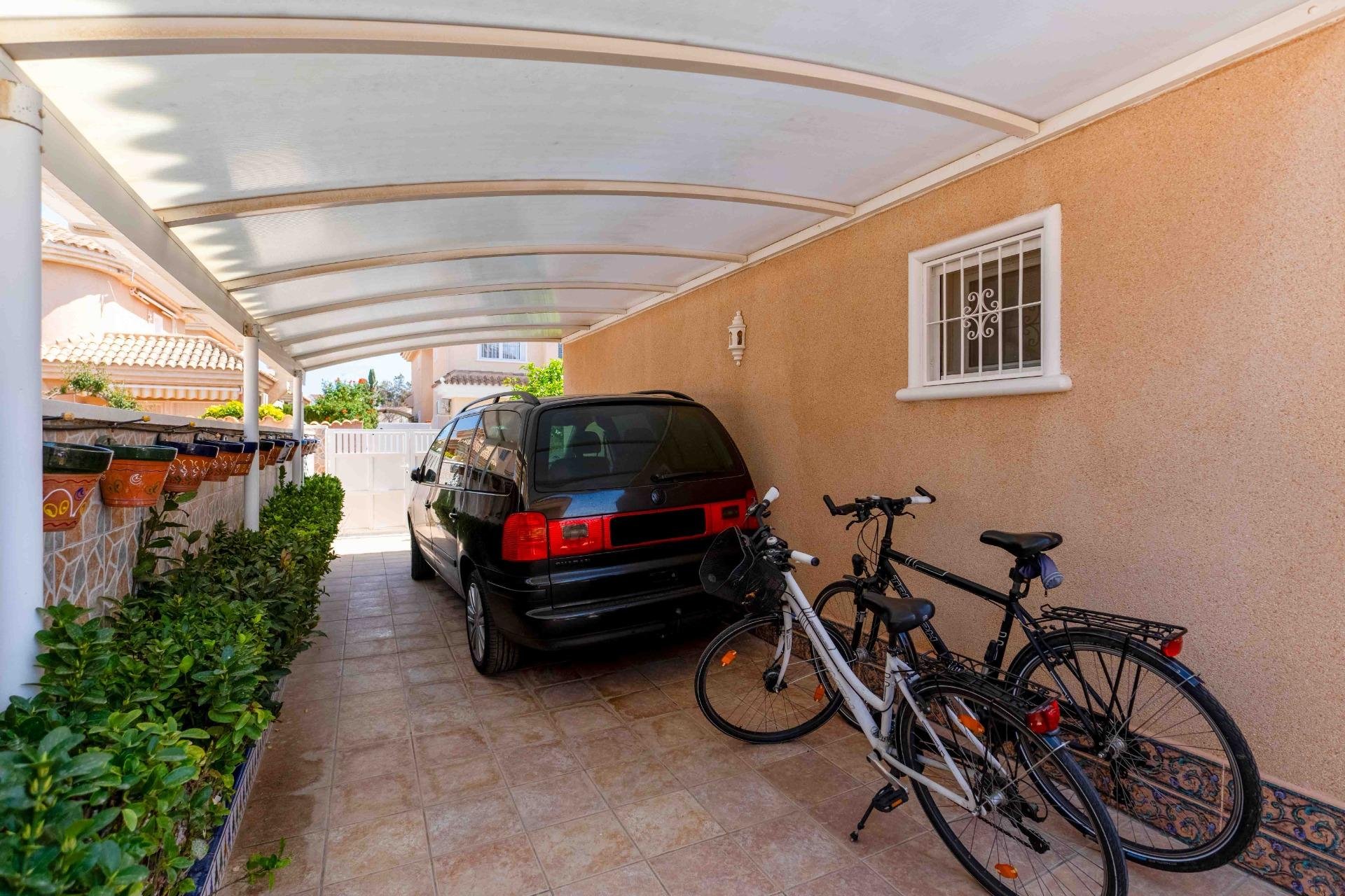 Wiederverkauf - Villa -
Orihuela Costa - Punta Prima