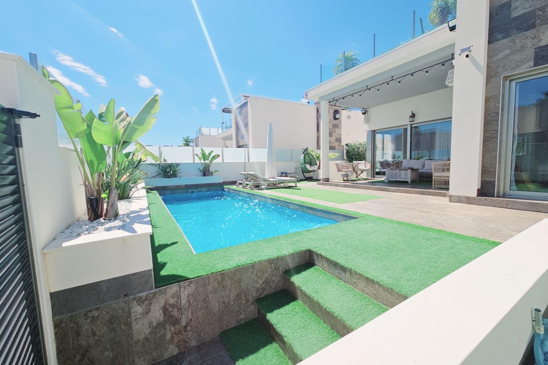 Wiederverkauf - Villa -
Orihuela Costa - Villamartín-las Filipinas