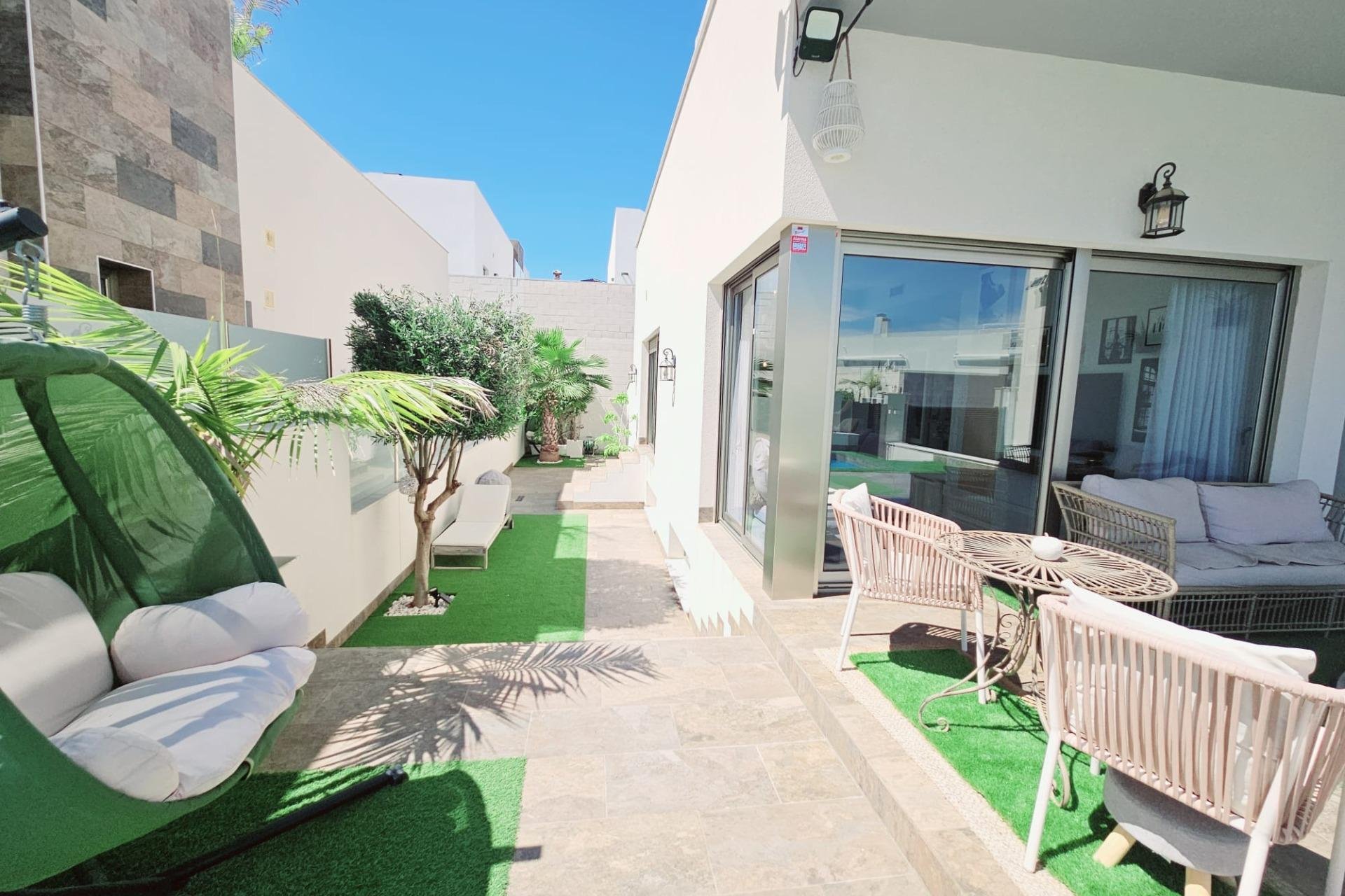 Wiederverkauf - Villa -
Orihuela Costa - Villamartín-las Filipinas