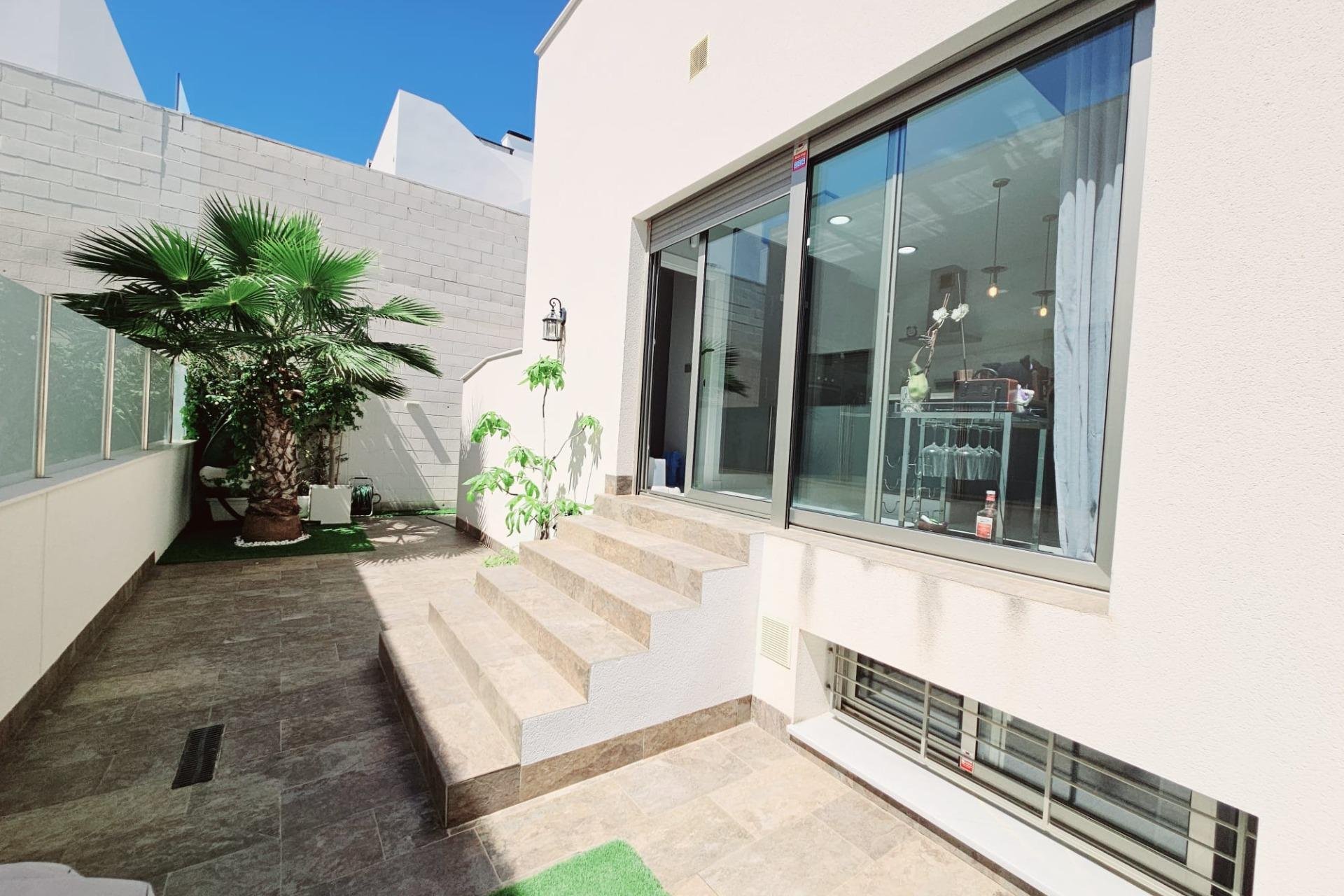 Wiederverkauf - Villa -
Orihuela Costa - Villamartín-las Filipinas