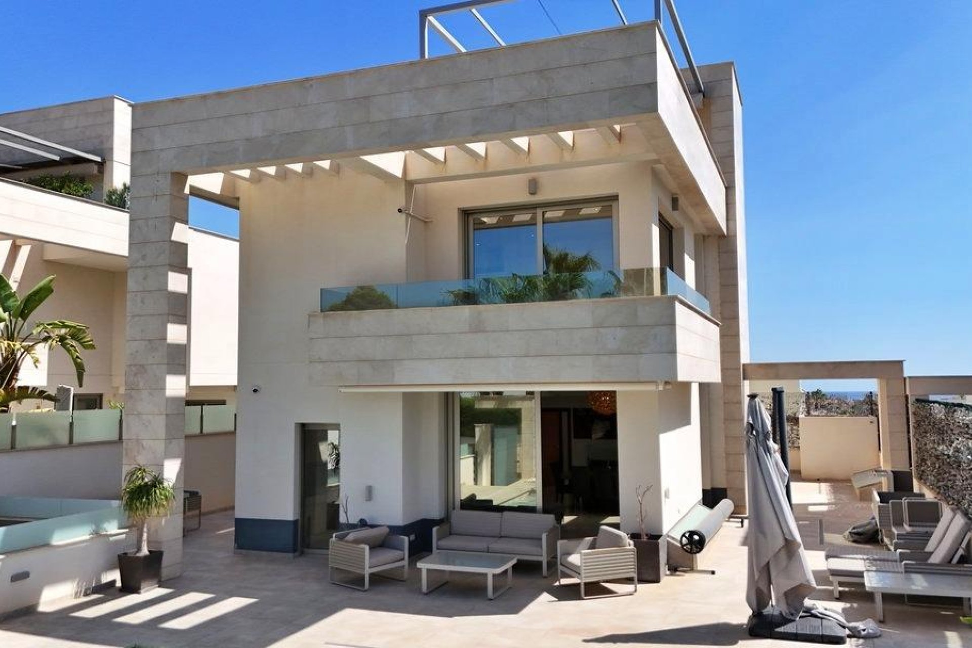 Wiederverkauf - Villa -
Orihuela Costa - Villamartín