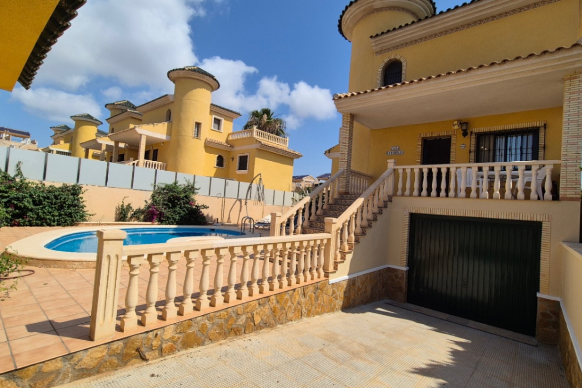 Wiederverkauf - Villa -
Orihuela - Inland