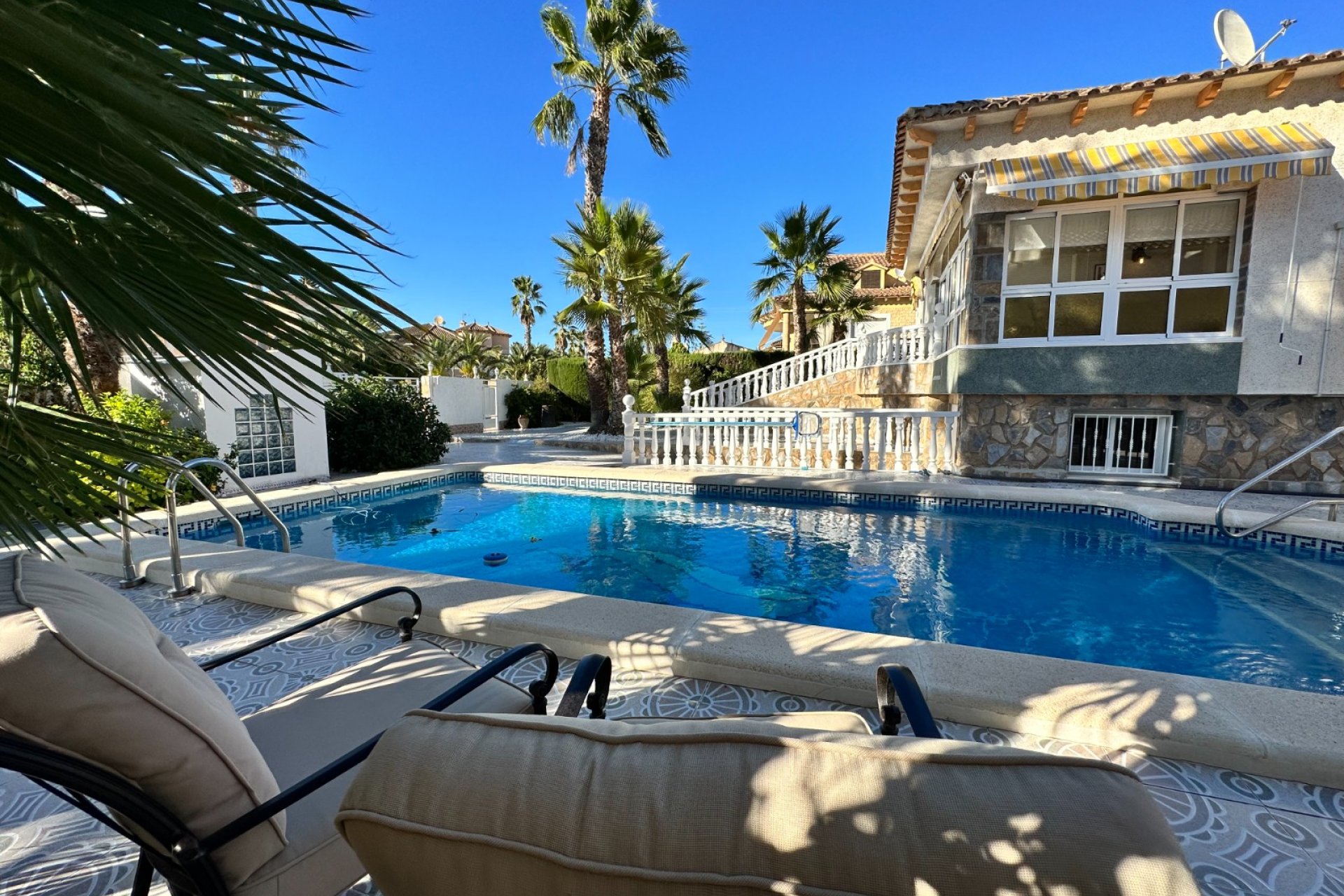 Wiederverkauf - Villa -
Orihuela - Inland