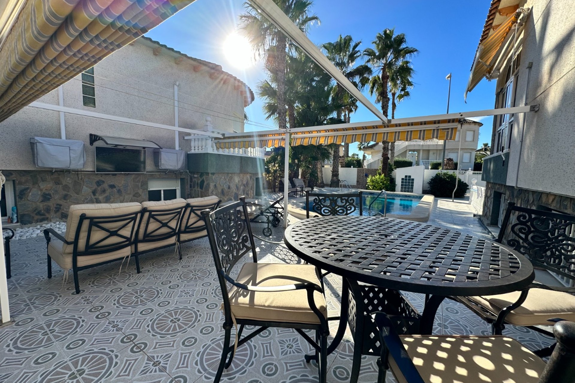 Wiederverkauf - Villa -
Orihuela - Inland