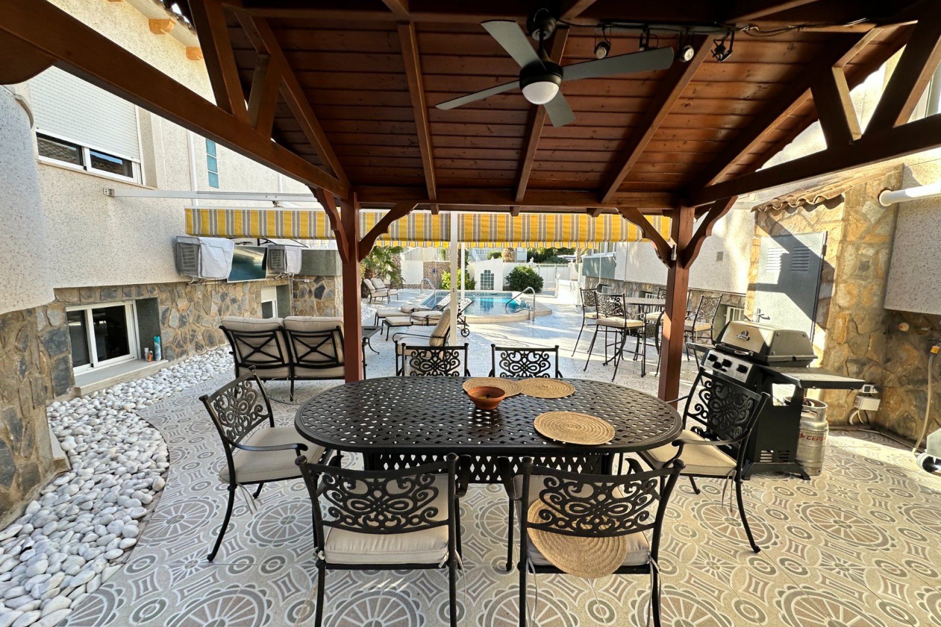 Wiederverkauf - Villa -
Orihuela - Inland