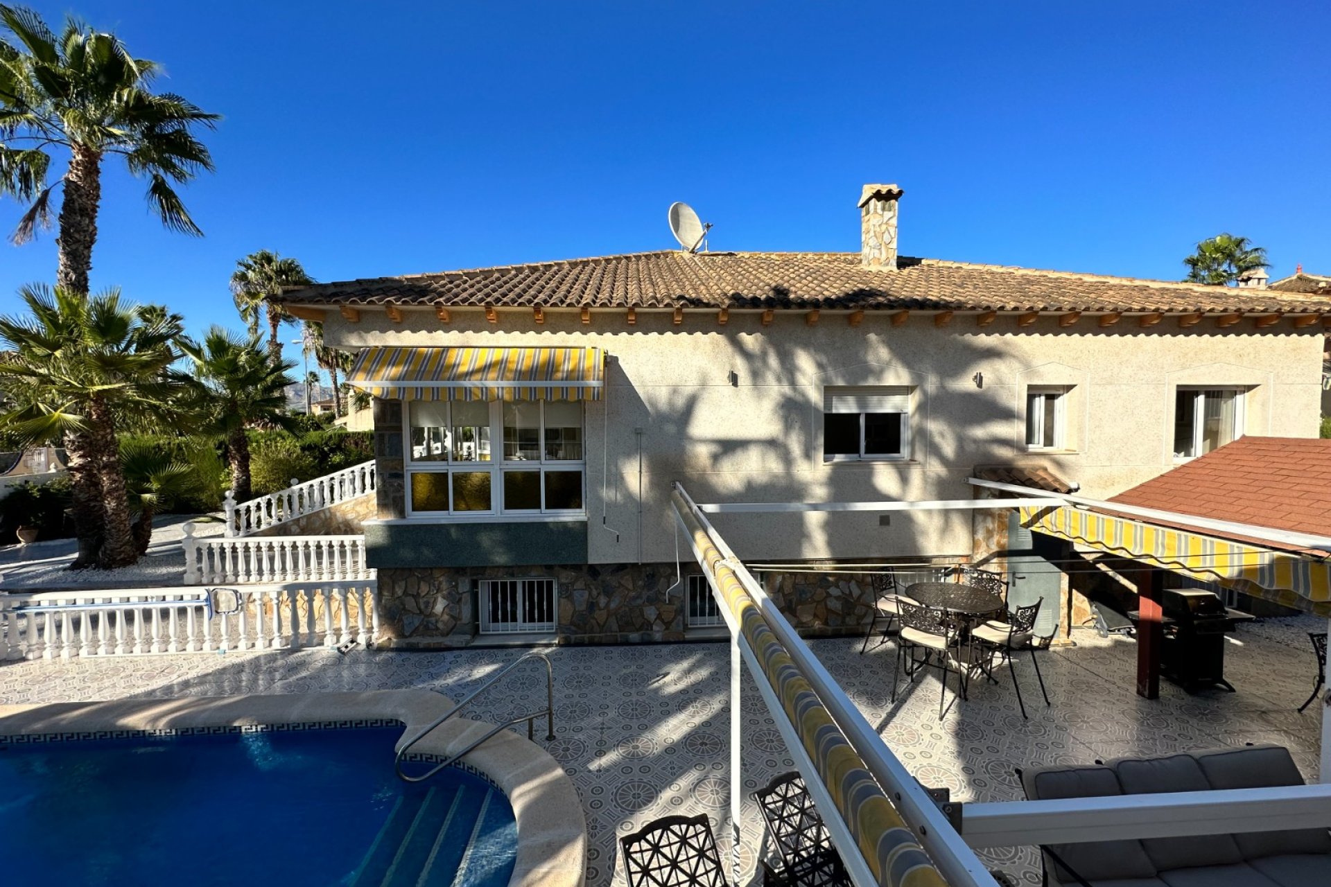 Wiederverkauf - Villa -
Orihuela - Inland