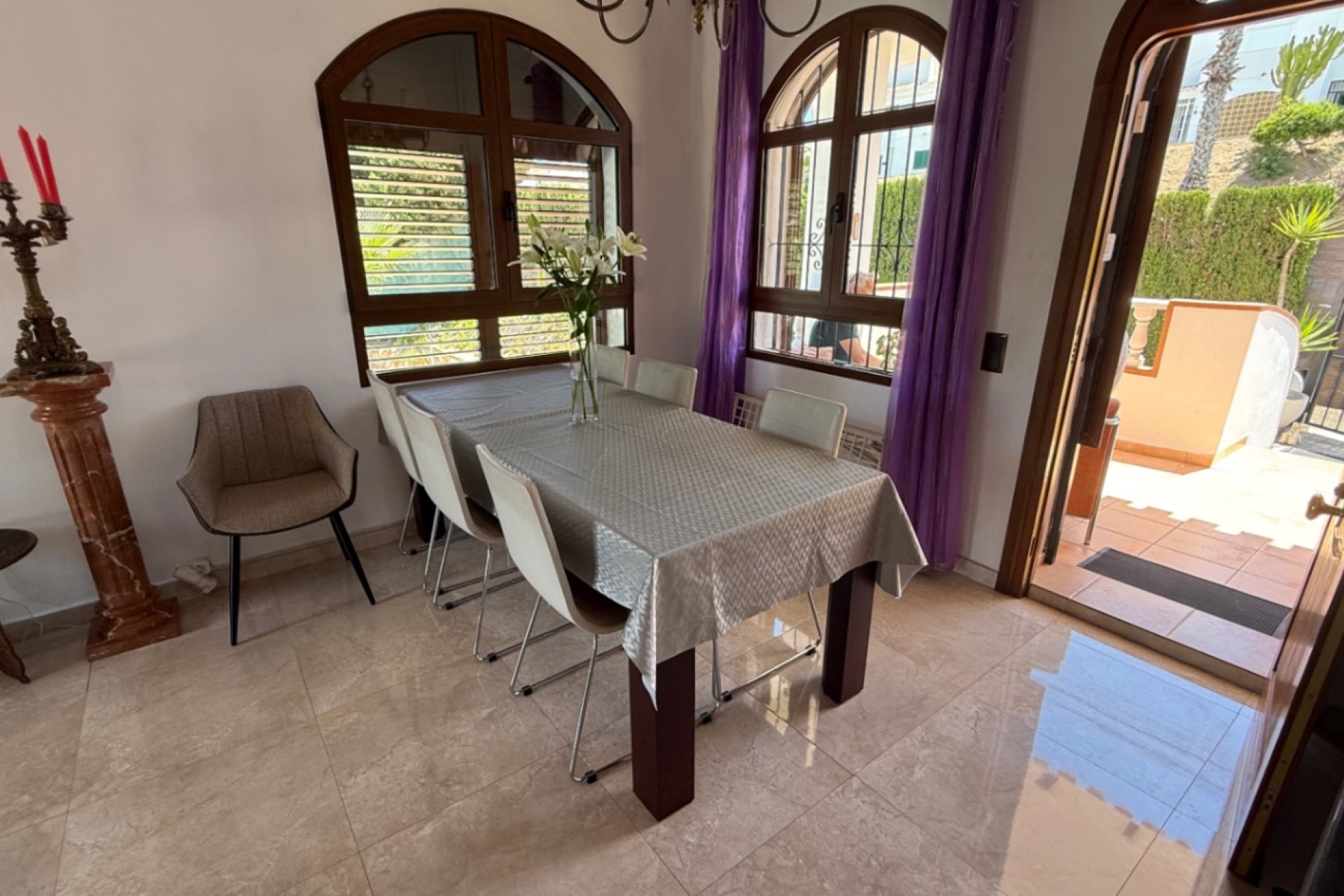 Wiederverkauf - Villa -
Orihuela - Inland