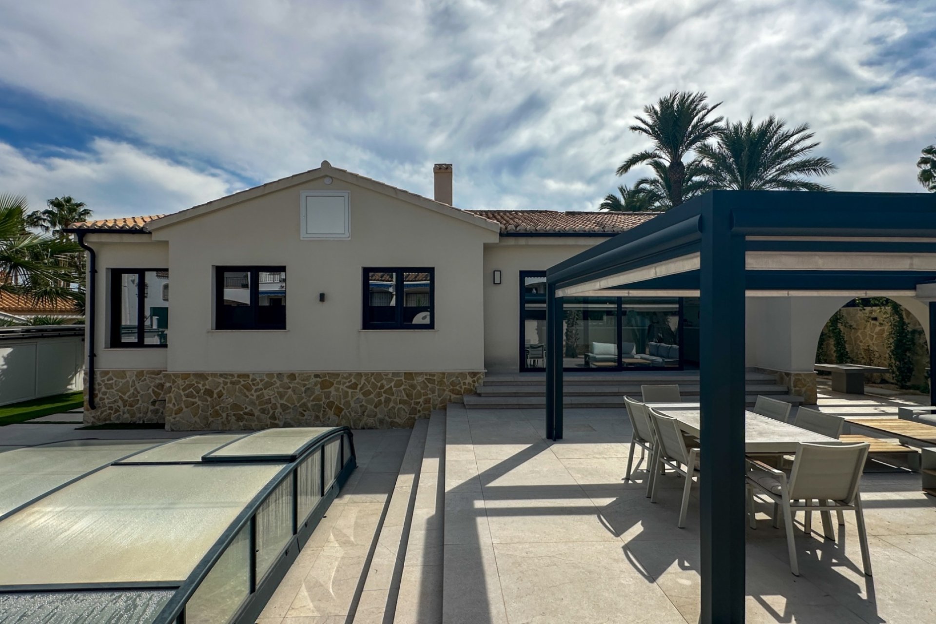 Wiederverkauf - Villa -
Orihuela - Inland