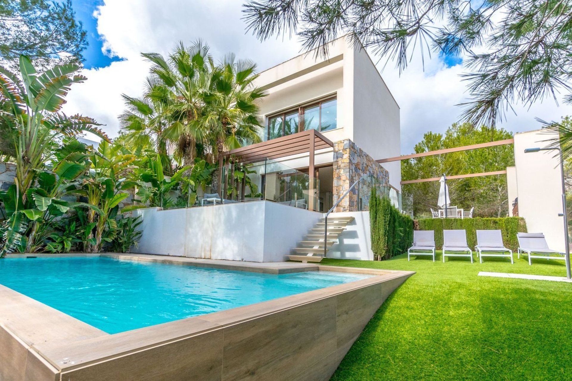 Wiederverkauf - Villa -
Orihuela - Las Colinas Golf