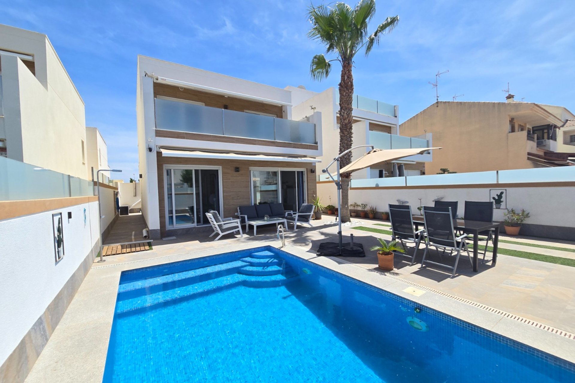Wiederverkauf - Villa -
Pilar de la Horadada - Costa Blanca